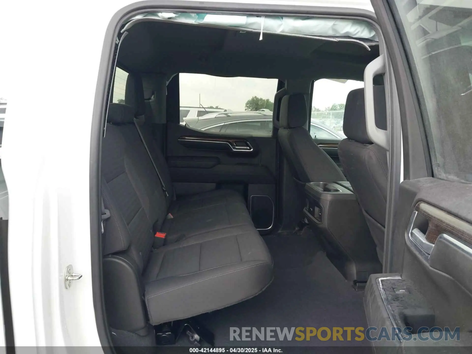 8 fotografías del automóvil dañado 1GCUDEE84PZ185368 CHEVROLET SILVERADO 1500 2023