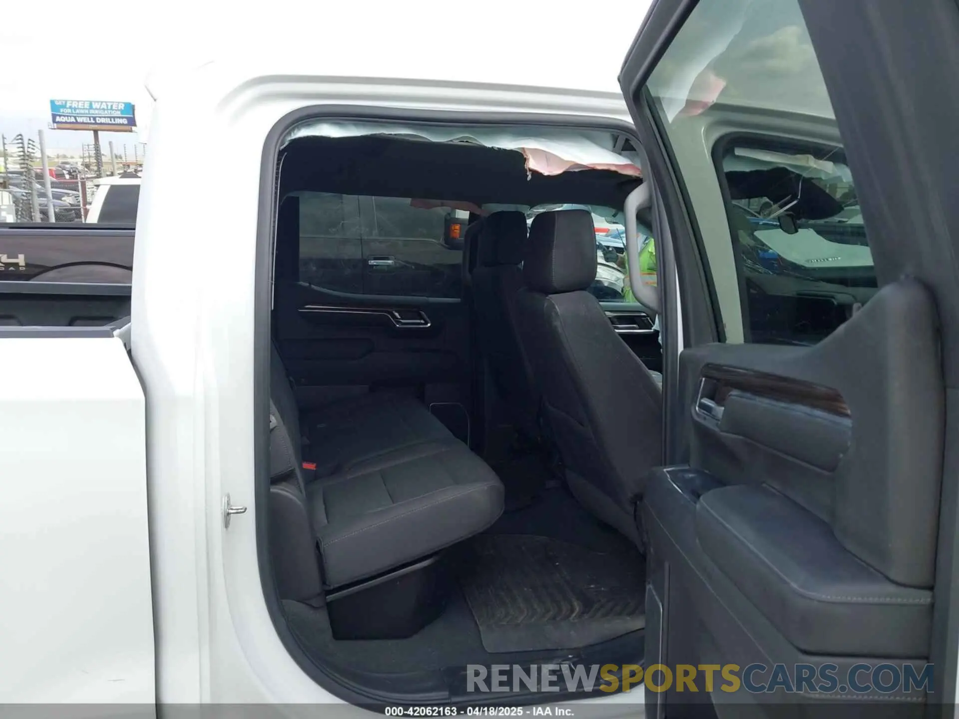 8 fotografías del automóvil dañado 1GCUDEE84PZ204646 CHEVROLET SILVERADO 1500 2023