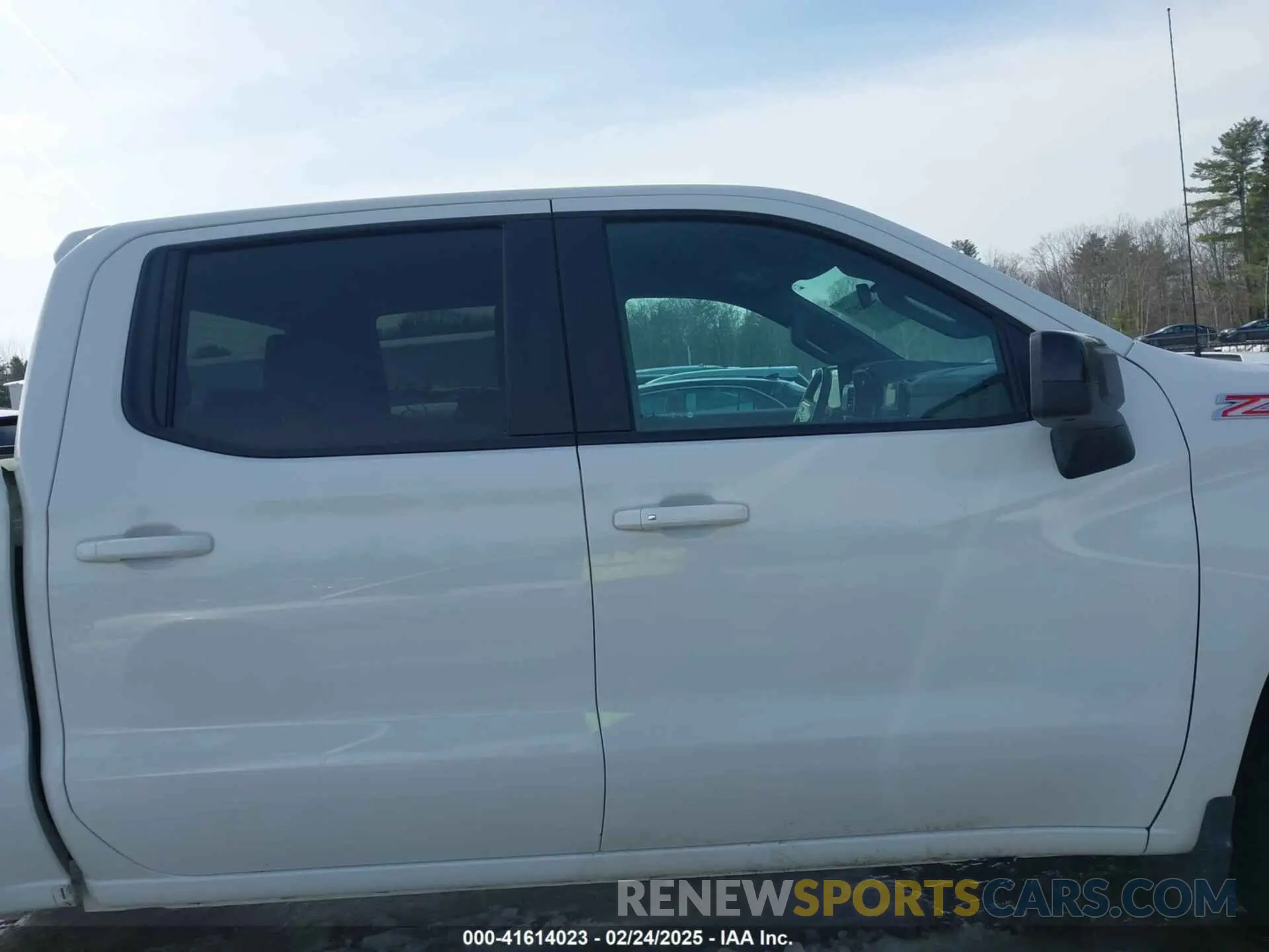 13 fotografías del automóvil dañado 1GCUDEED8PZ208650 CHEVROLET SILVERADO 1500 2023