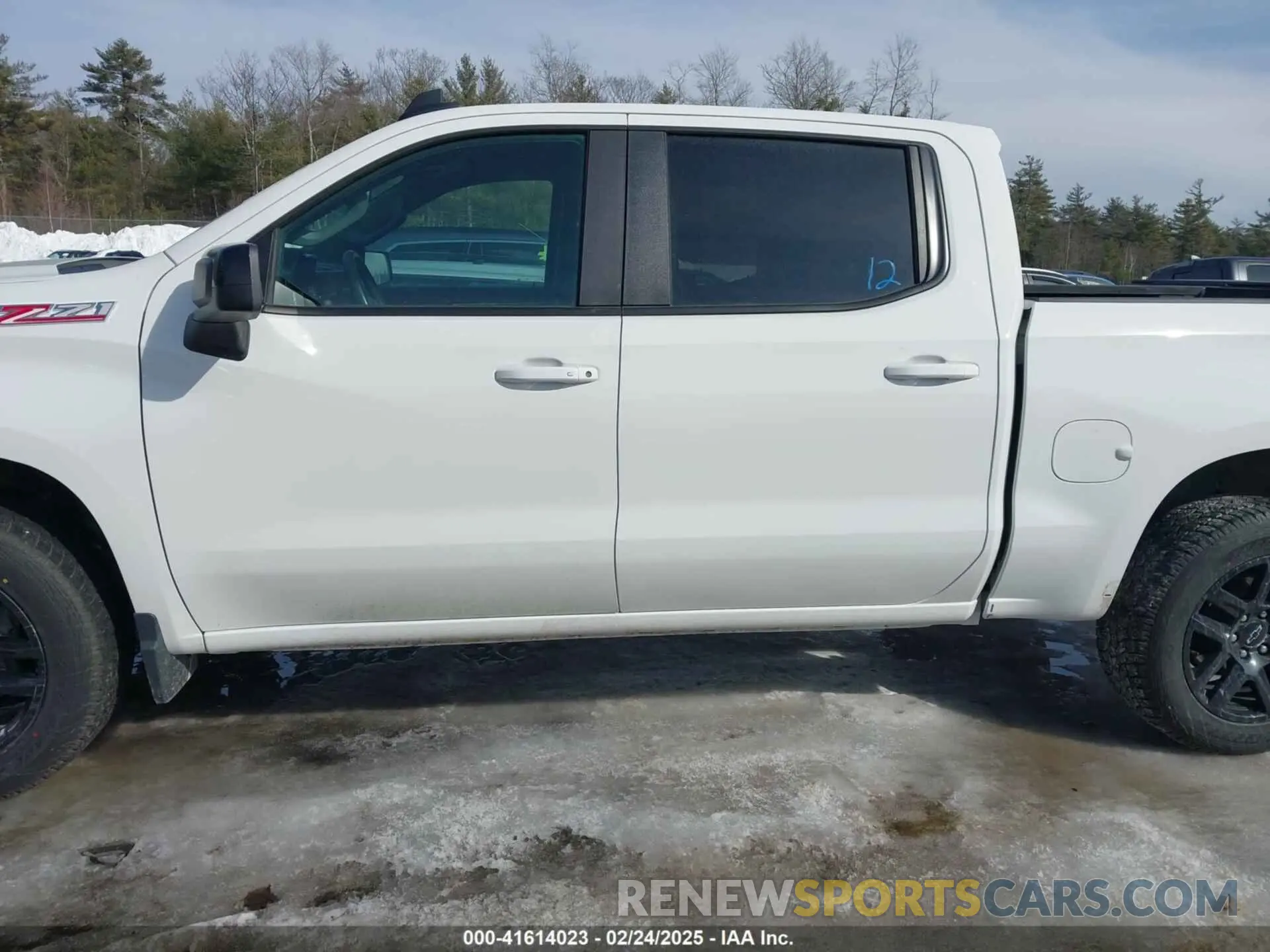 14 fotografías del automóvil dañado 1GCUDEED8PZ208650 CHEVROLET SILVERADO 1500 2023