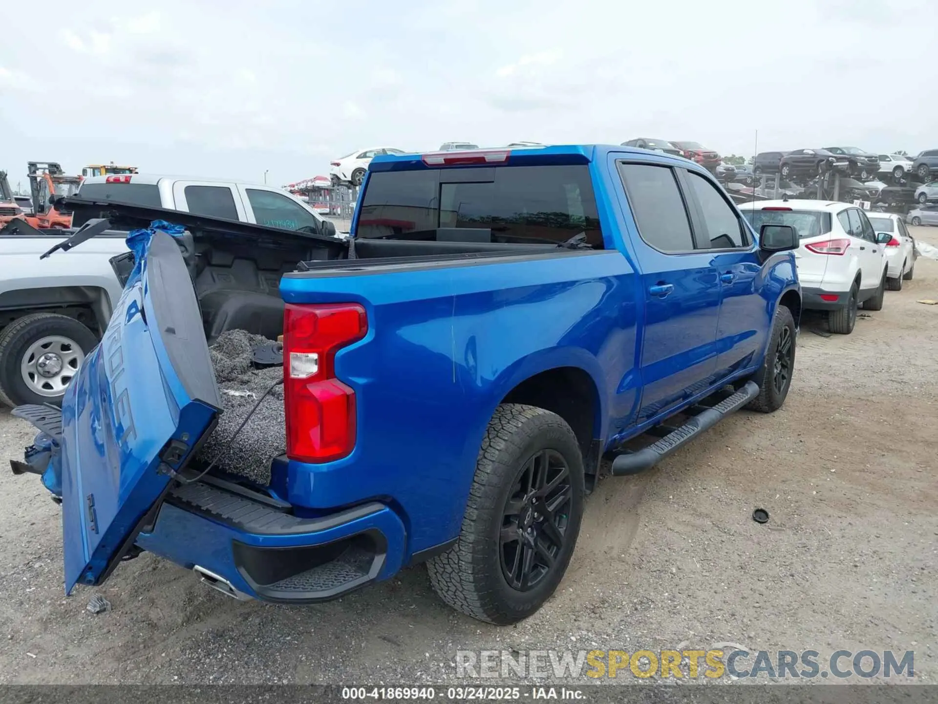 4 fotografías del automóvil dañado 1GCUDEED9PZ188313 CHEVROLET SILVERADO 1500 2023