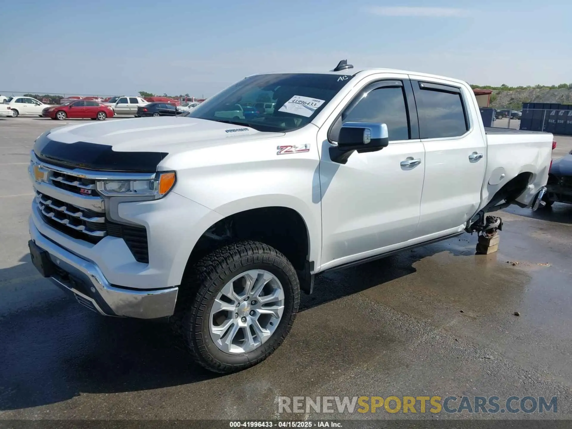 2 fotografías del automóvil dañado 1GCUDGE8XPZ212049 CHEVROLET SILVERADO 1500 2023