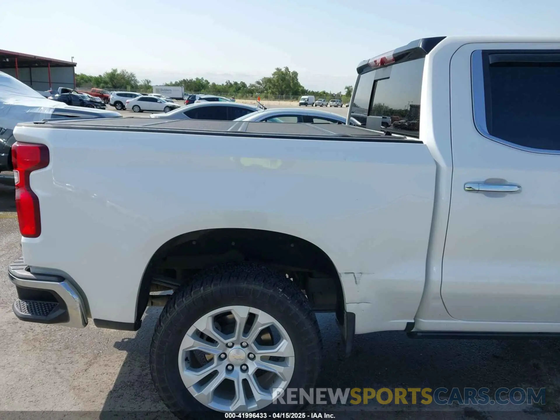 20 fotografías del automóvil dañado 1GCUDGE8XPZ212049 CHEVROLET SILVERADO 1500 2023