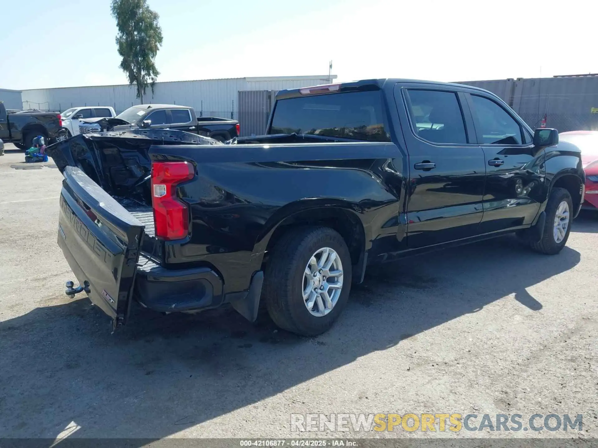 4 fotografías del automóvil dañado 2GCUDEED0P1106770 CHEVROLET SILVERADO 1500 2023