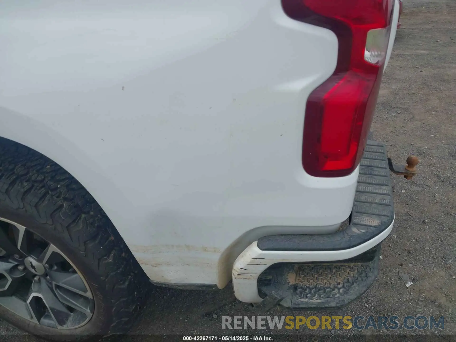 13 fotografías del automóvil dañado 2GCUDEED0P1142975 CHEVROLET SILVERADO 1500 2023