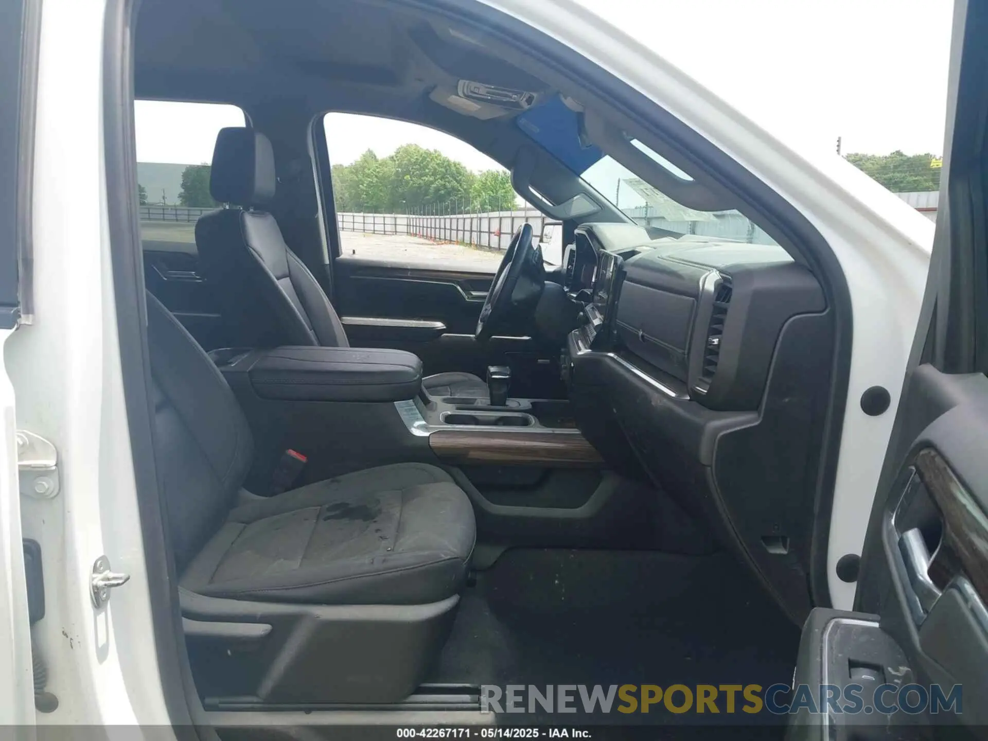 5 fotografías del automóvil dañado 2GCUDEED0P1142975 CHEVROLET SILVERADO 1500 2023