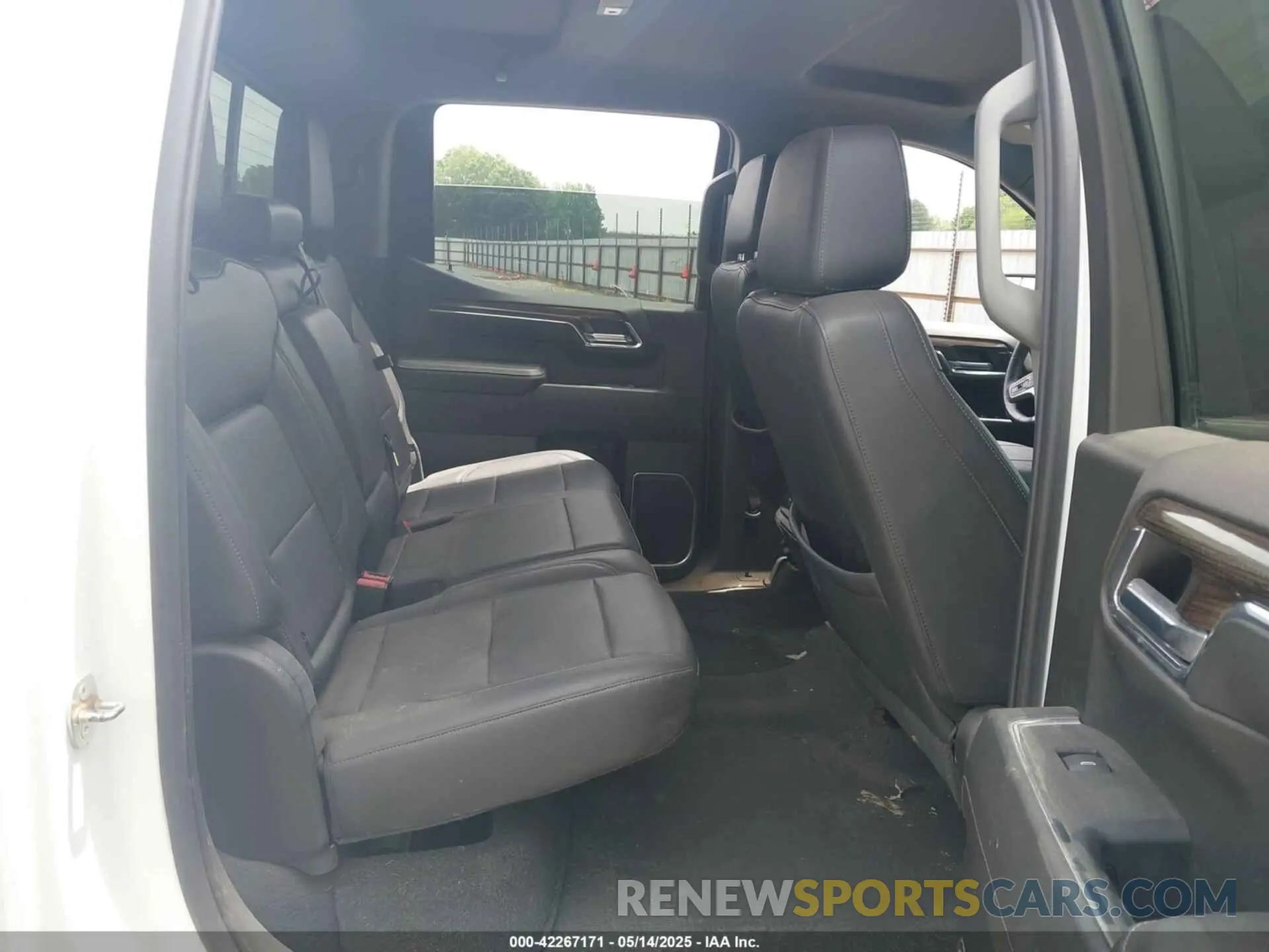 8 fotografías del automóvil dañado 2GCUDEED0P1142975 CHEVROLET SILVERADO 1500 2023