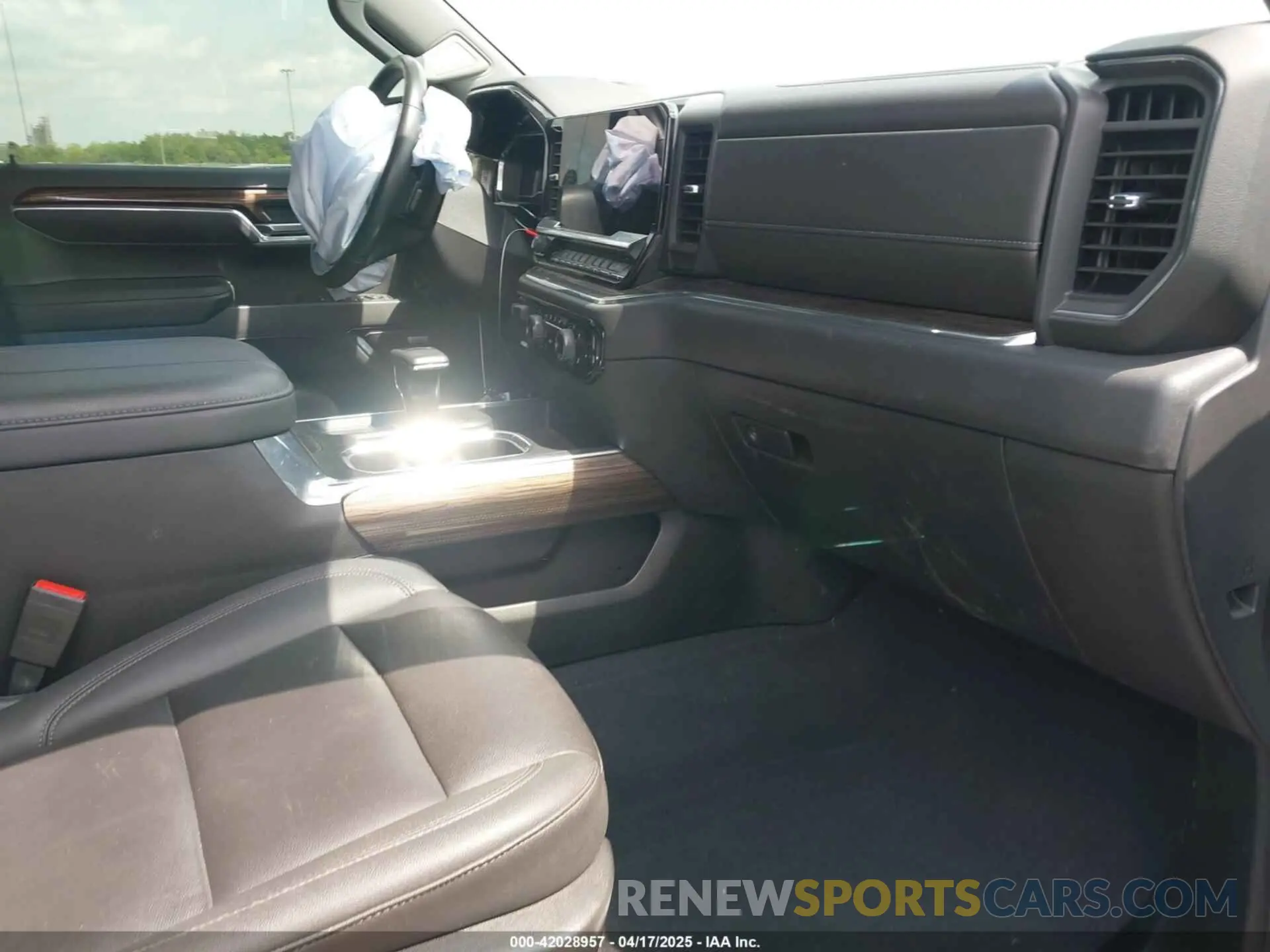 5 fotografías del automóvil dañado 2GCUDEED6P1124688 CHEVROLET SILVERADO 1500 2023