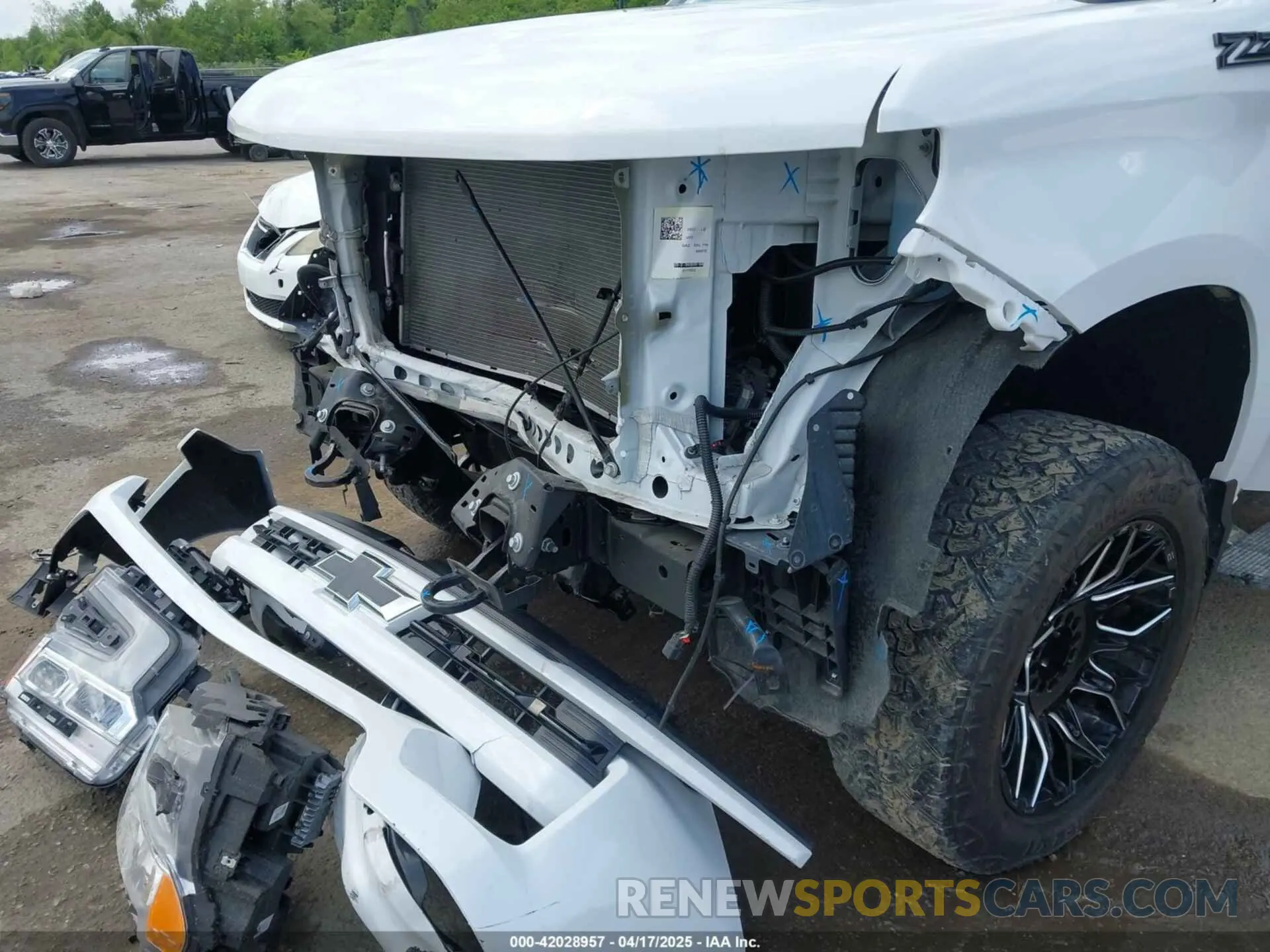 6 fotografías del automóvil dañado 2GCUDEED6P1124688 CHEVROLET SILVERADO 1500 2023