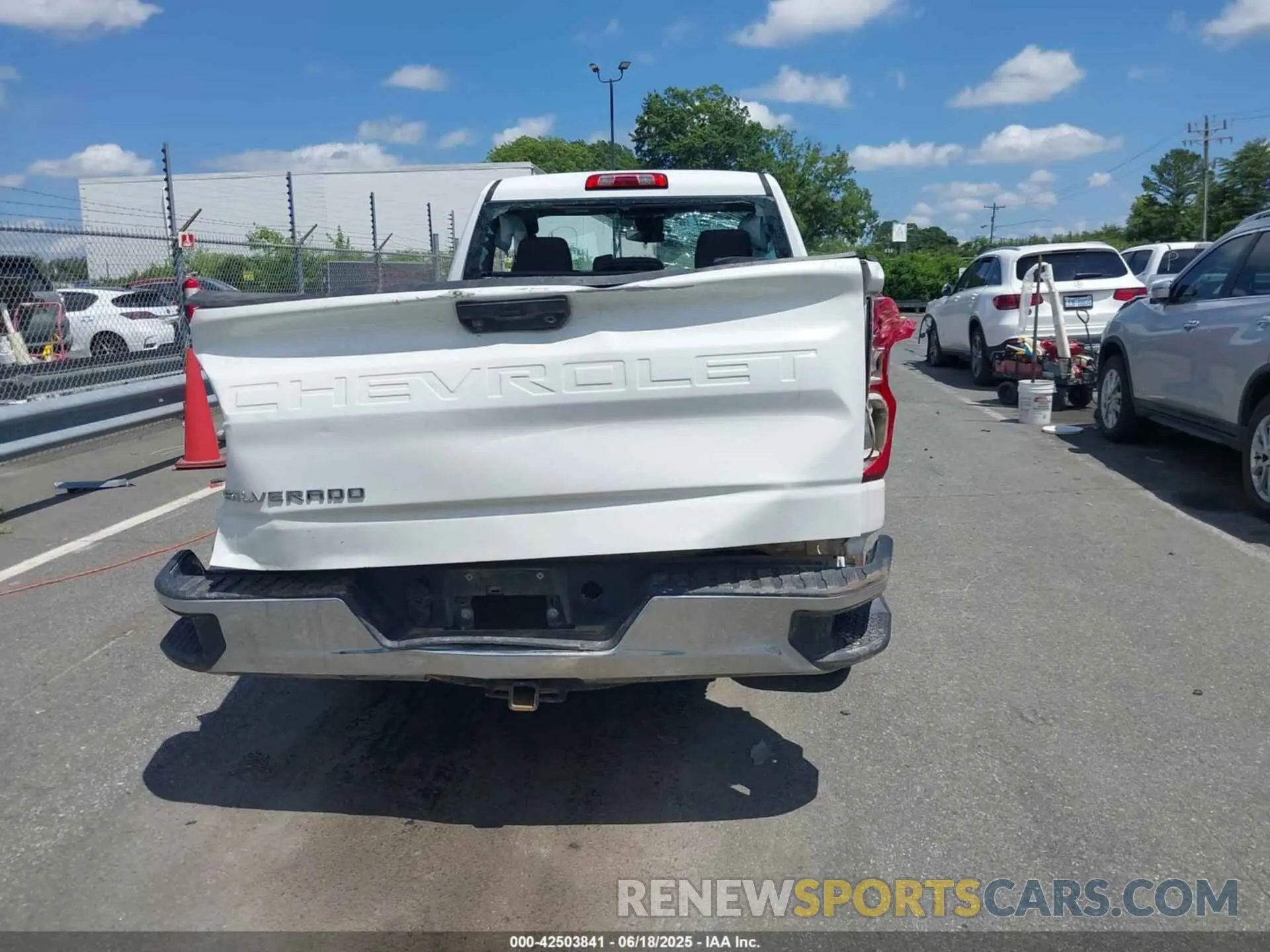 15 fotografías del automóvil dañado 3GCNAAED6PG172625 CHEVROLET SILVERADO 1500 2023