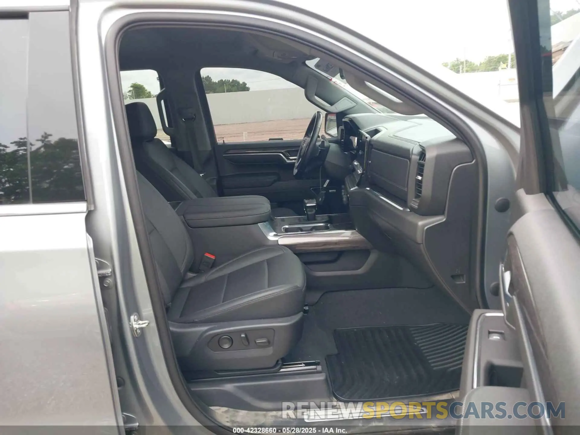 5 fotografías del automóvil dañado 3GCUDGE80PG131948 CHEVROLET SILVERADO 1500 2023