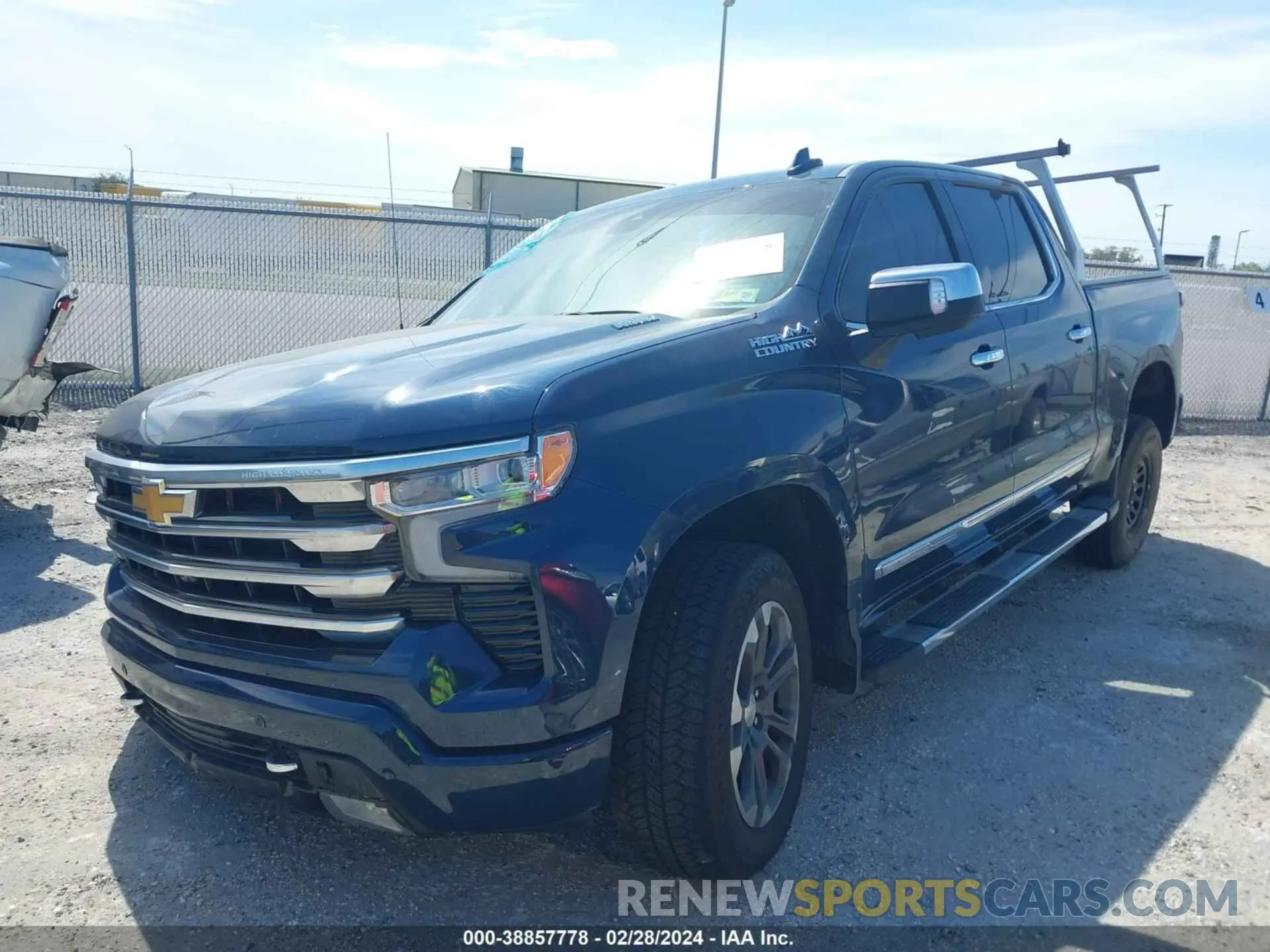 2 fotografías del automóvil dañado 3GCUDJE81PG112421 CHEVROLET SILVERADO 1500 2023