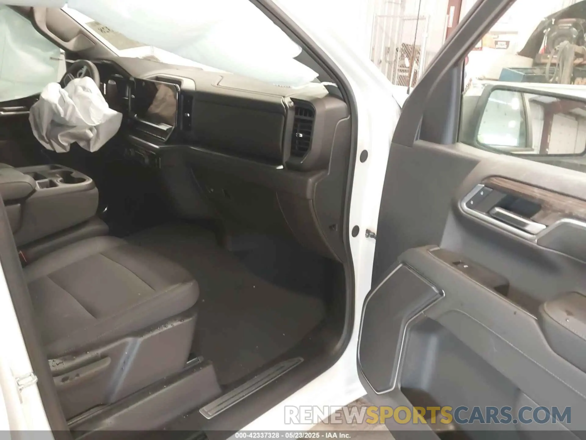5 fotografías del automóvil dañado 1GCRDKEK9RZ391787 CHEVROLET SILVERADO 1500 2024