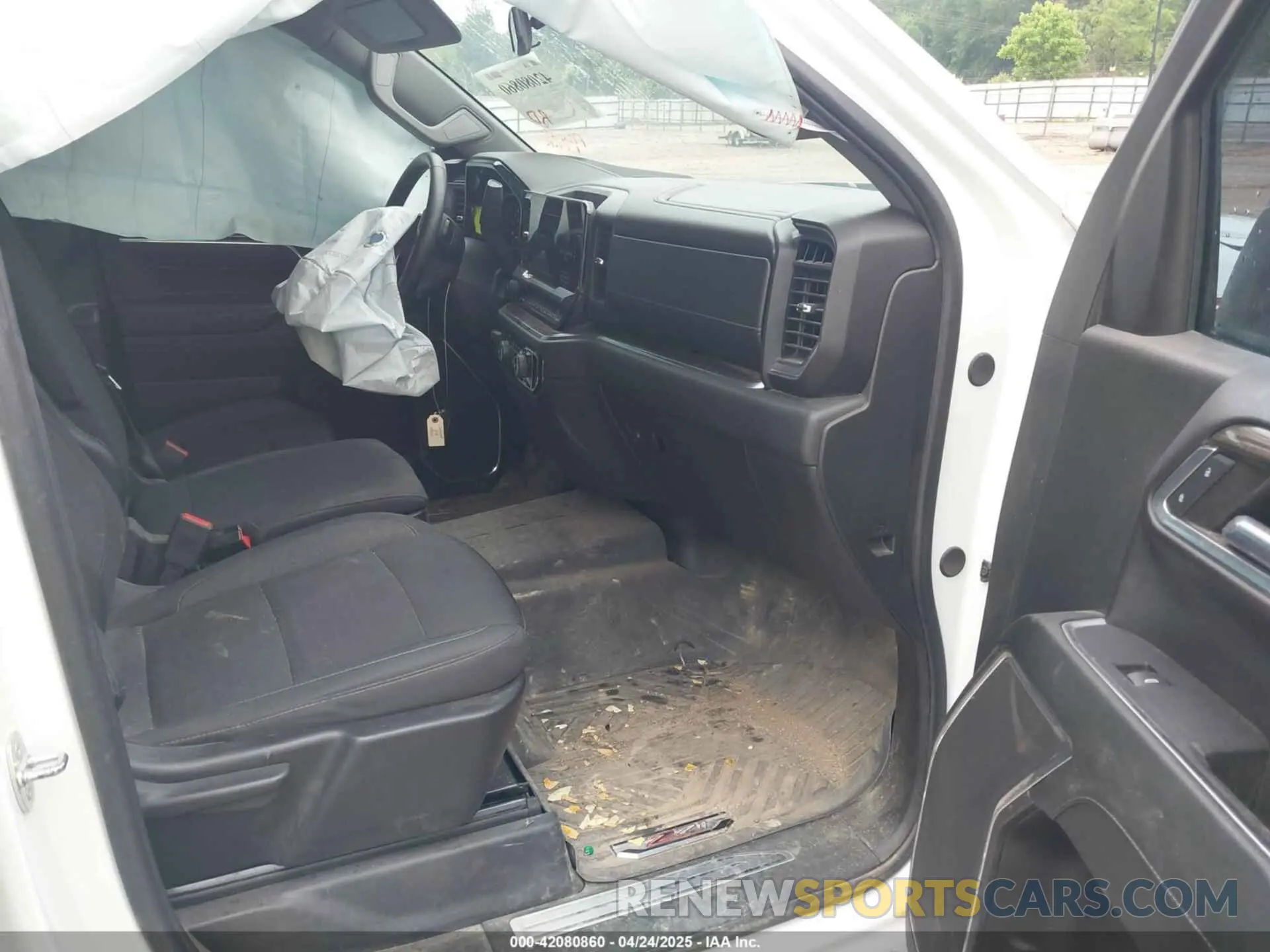 5 fotografías del automóvil dañado 1GCUDDEDXRZ166639 CHEVROLET SILVERADO 1500 2024