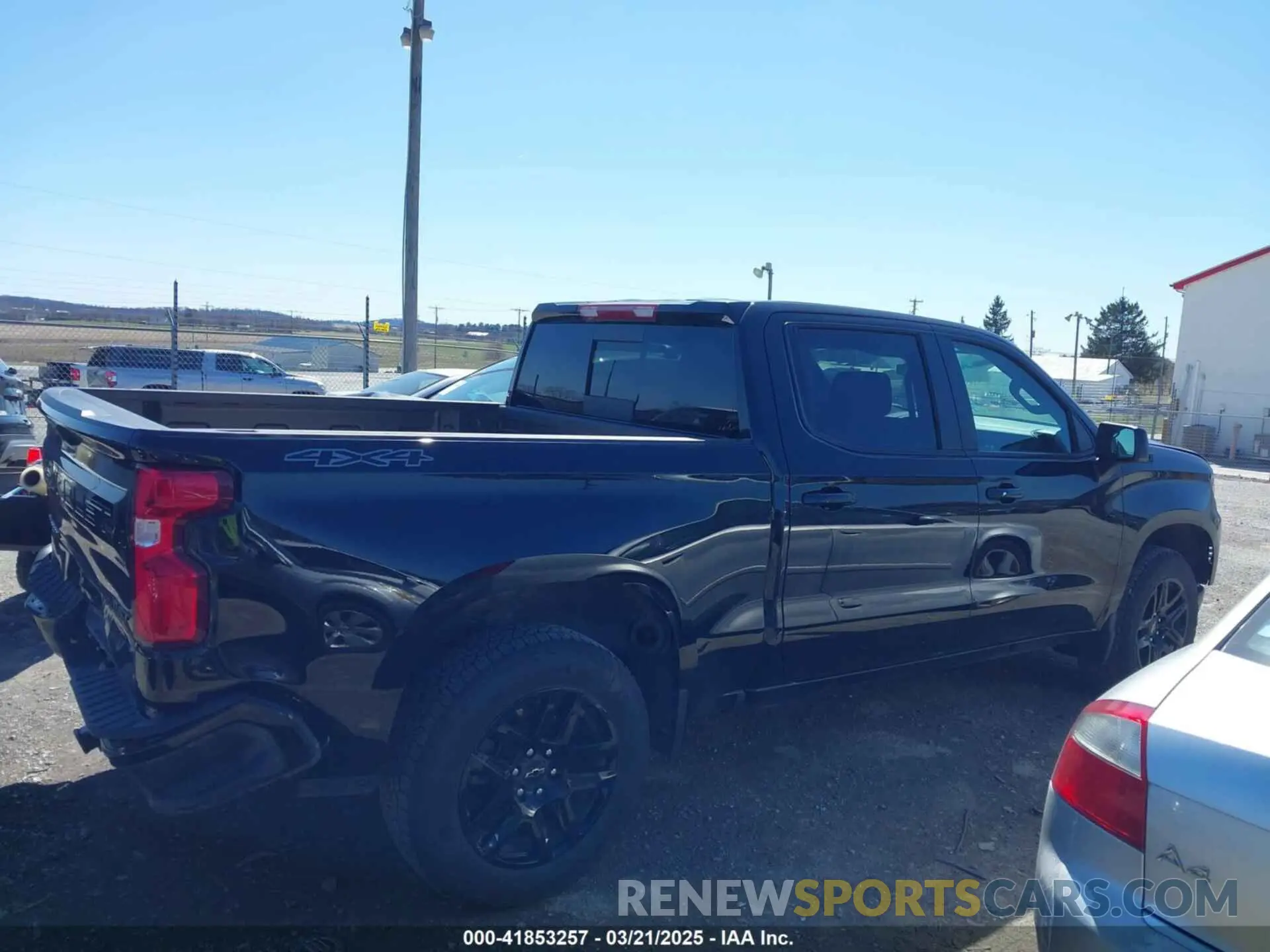 13 fotografías del automóvil dañado 1GCUDEE82RZ343368 CHEVROLET SILVERADO 1500 2024