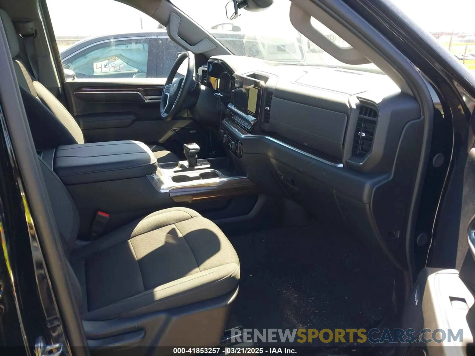 5 fotografías del automóvil dañado 1GCUDEE82RZ343368 CHEVROLET SILVERADO 1500 2024