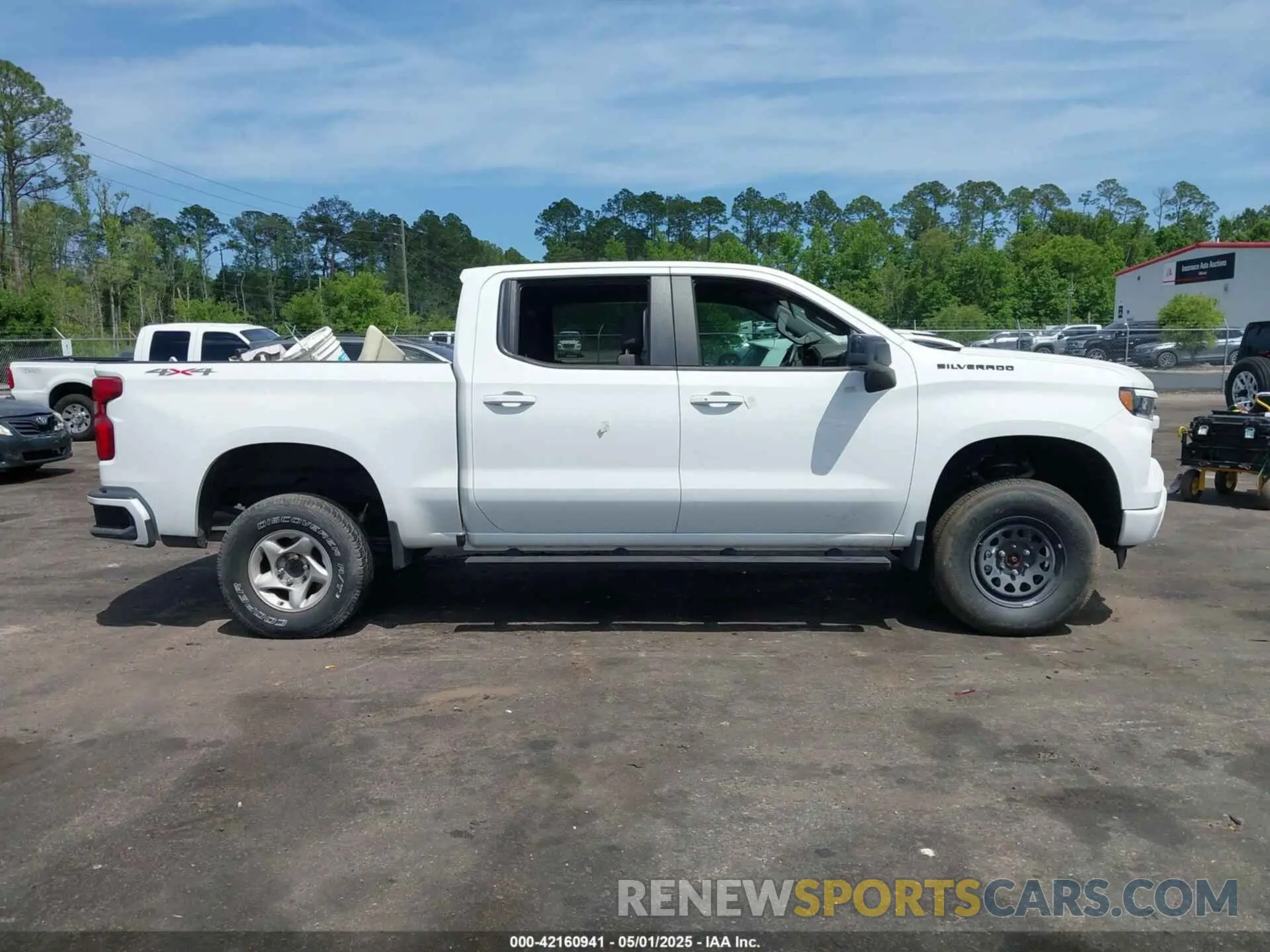 12 fotografías del automóvil dañado 1GCUDEEL0RZ108200 CHEVROLET SILVERADO 1500 2024