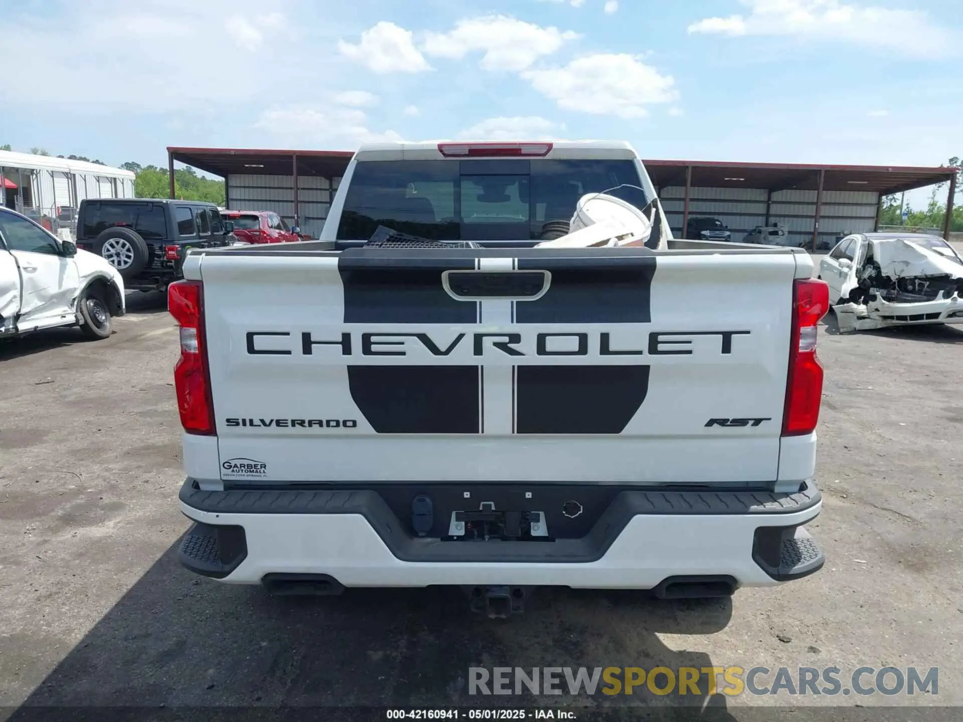 15 fotografías del automóvil dañado 1GCUDEEL0RZ108200 CHEVROLET SILVERADO 1500 2024