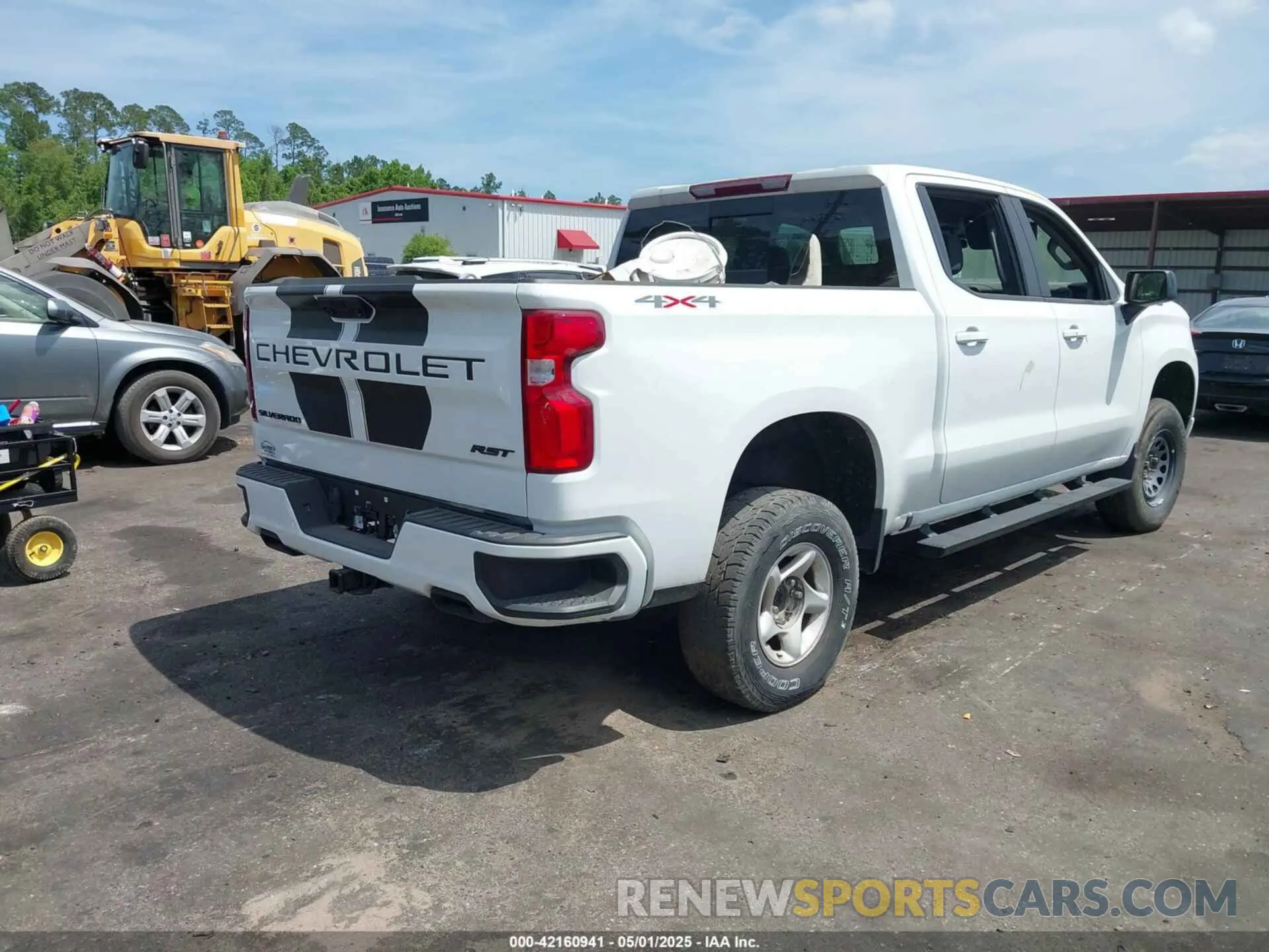 4 fotografías del automóvil dañado 1GCUDEEL0RZ108200 CHEVROLET SILVERADO 1500 2024