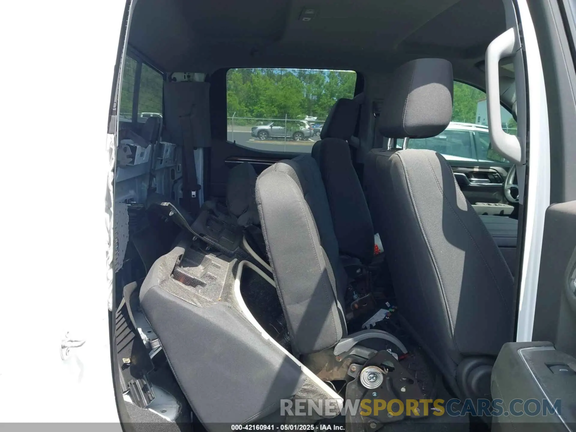 8 fotografías del automóvil dañado 1GCUDEEL0RZ108200 CHEVROLET SILVERADO 1500 2024