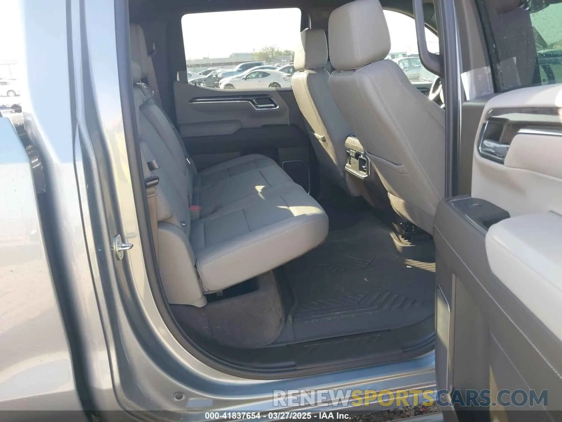 8 fotografías del automóvil dañado 1GCUDGE84RZ309881 CHEVROLET SILVERADO 1500 2024