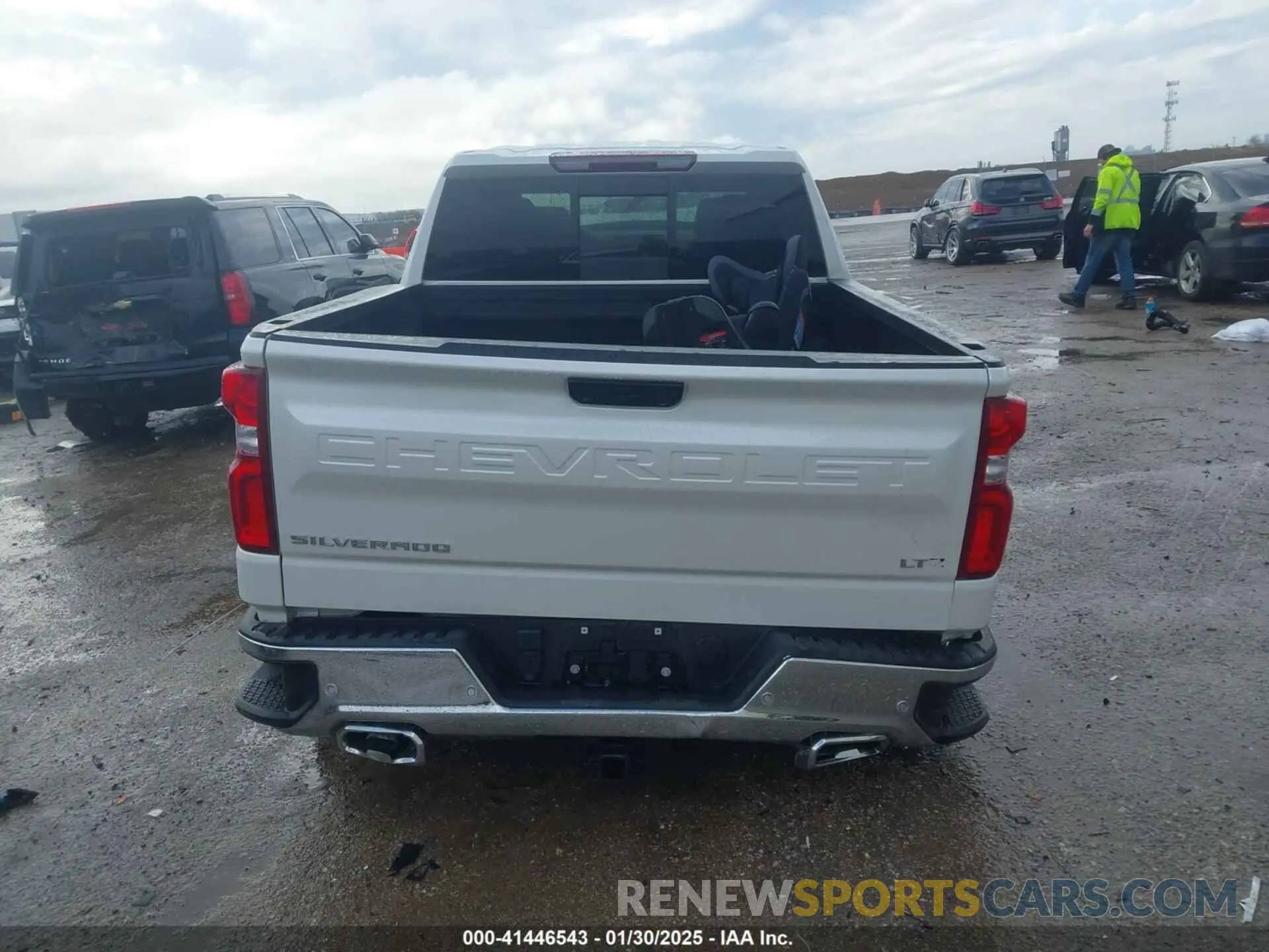 17 fotografías del automóvil dañado 1GCUDGE87RZ307770 CHEVROLET SILVERADO 1500 2024