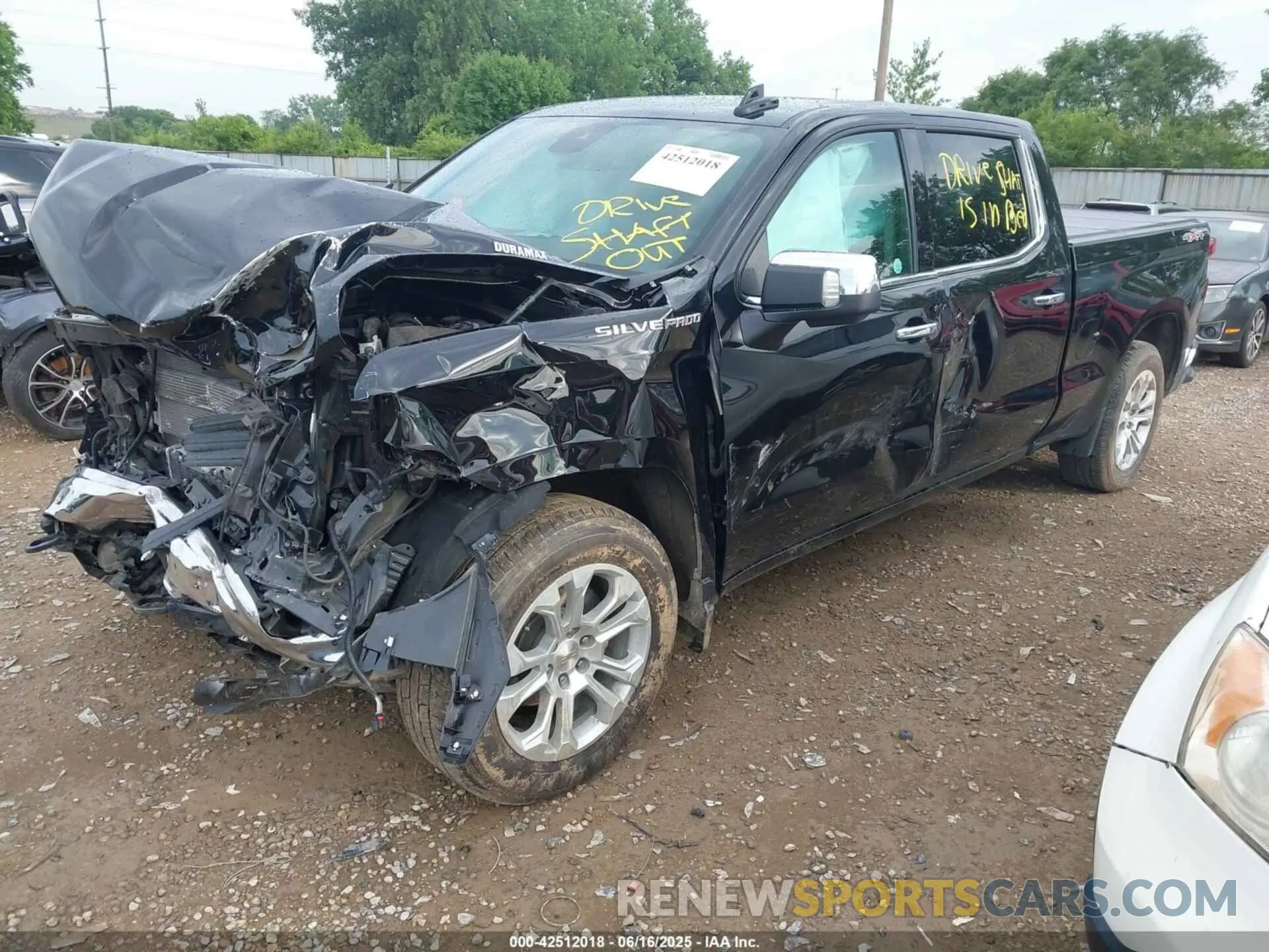 2 fotografías del automóvil dañado 1GCUDGE87RZ337013 CHEVROLET SILVERADO 1500 2024