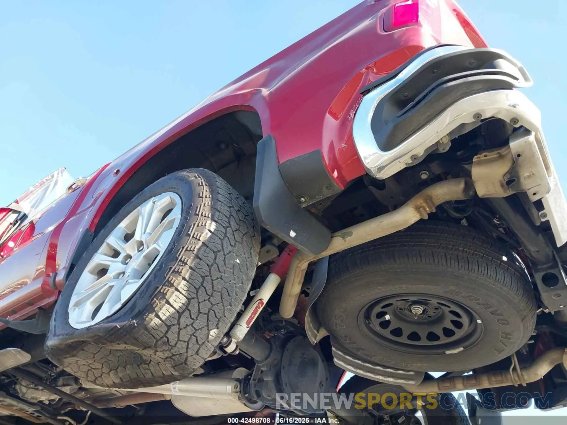 19 fotografías del automóvil dañado 1GCUDGED0RZ344639 CHEVROLET SILVERADO 1500 2024