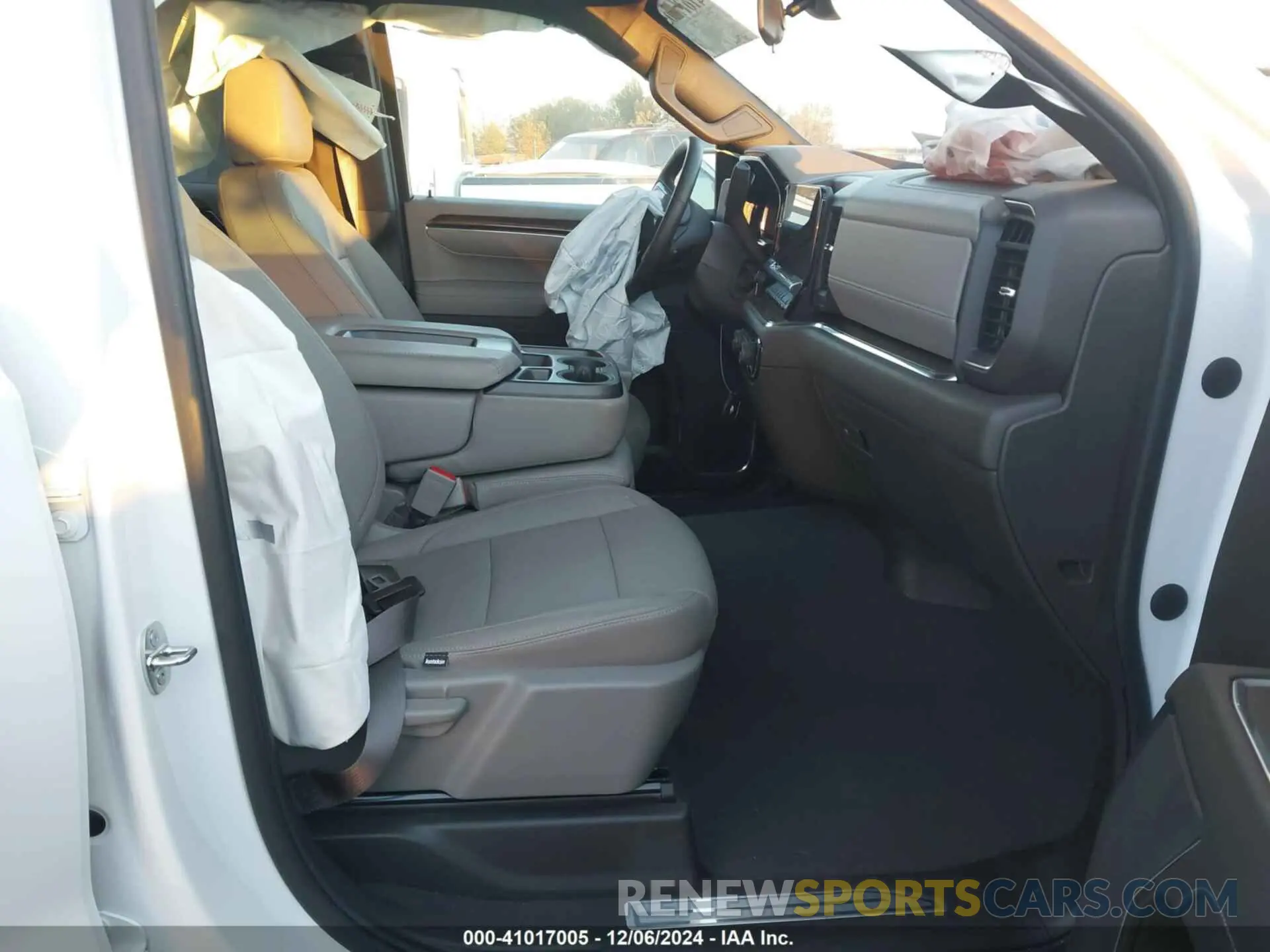 5 fotografías del automóvil dañado 2GCUDDED2R1129271 CHEVROLET SILVERADO 1500 2024
