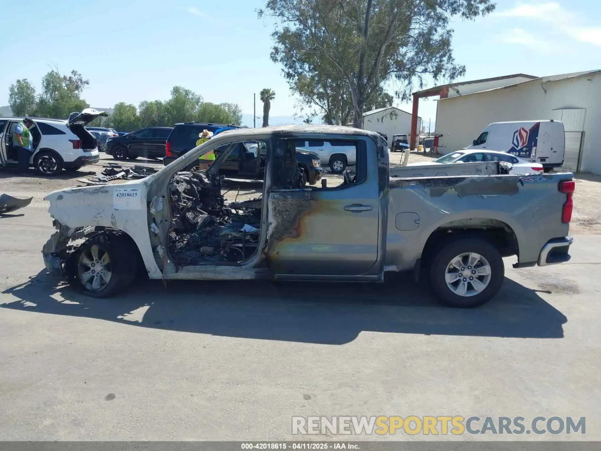 13 fotografías del automóvil dañado 2GCUDDEDXR1135111 CHEVROLET SILVERADO 1500 2024