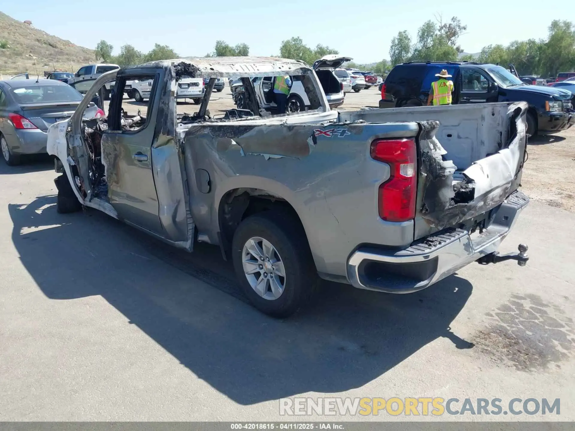 3 fotografías del automóvil dañado 2GCUDDEDXR1135111 CHEVROLET SILVERADO 1500 2024