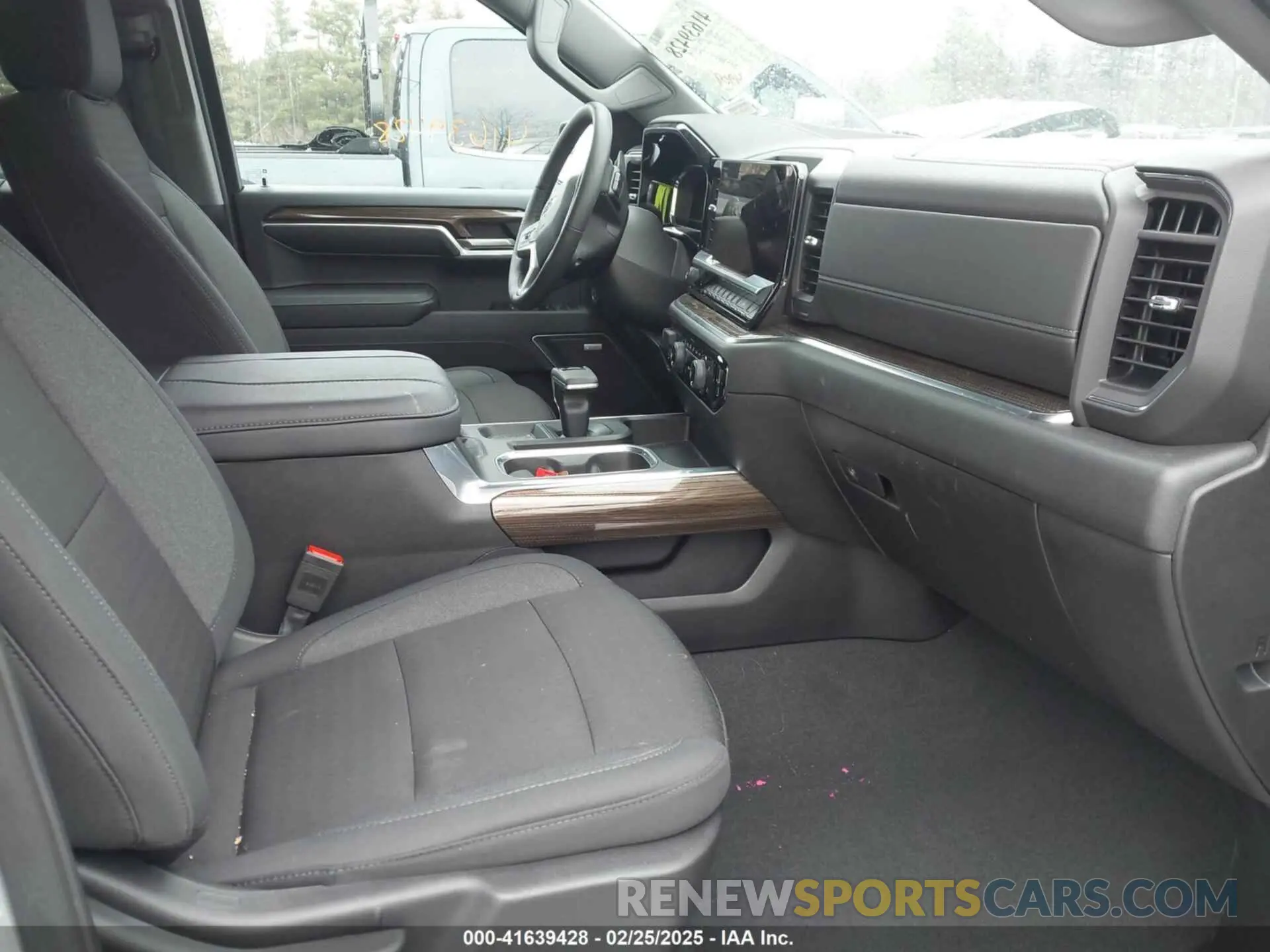 5 fotografías del automóvil dañado 2GCUDEED0R1270233 CHEVROLET SILVERADO 1500 2024