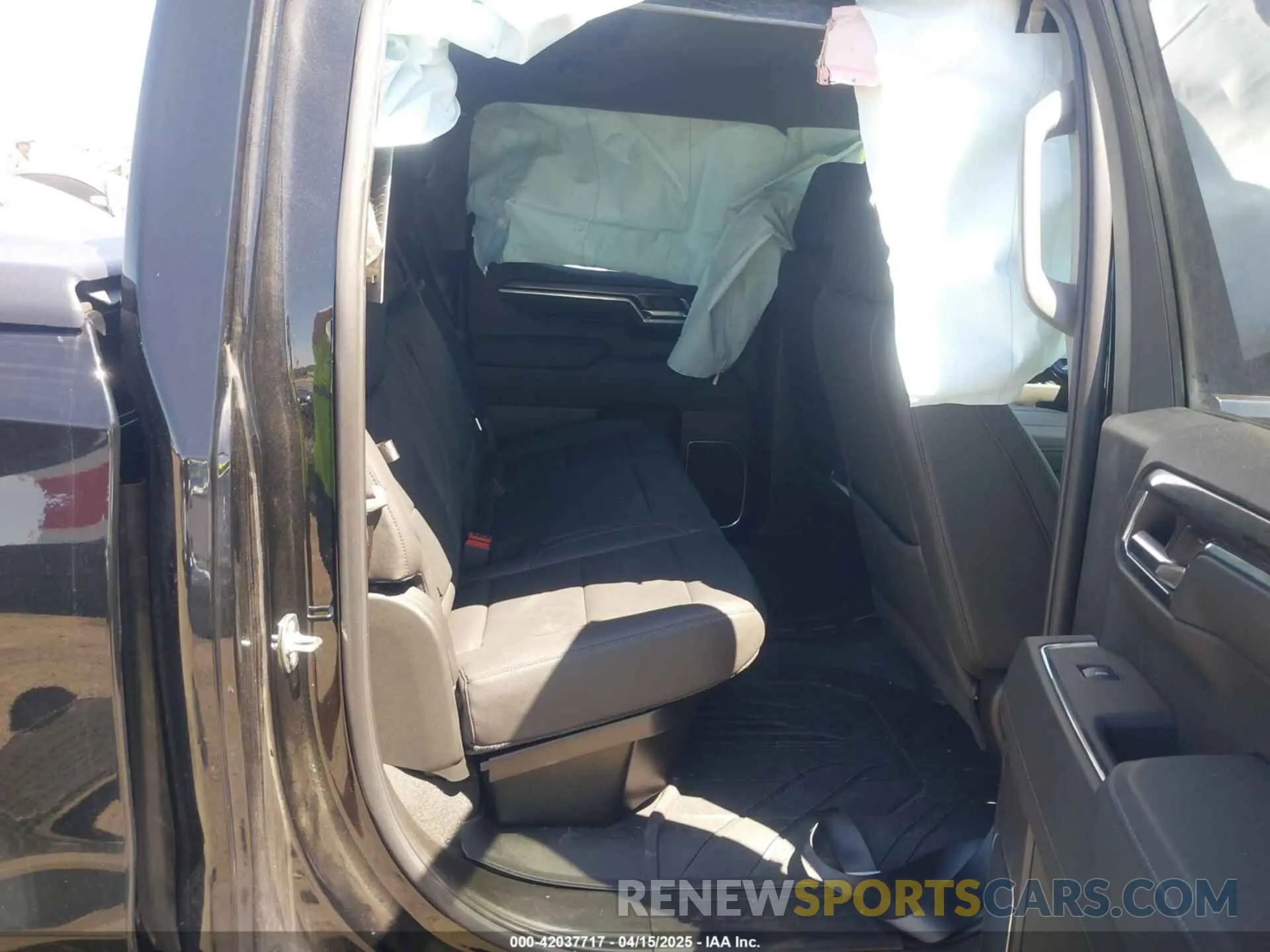 8 fotografías del automóvil dañado 2GCUDGED7R1152966 CHEVROLET SILVERADO 1500 2024