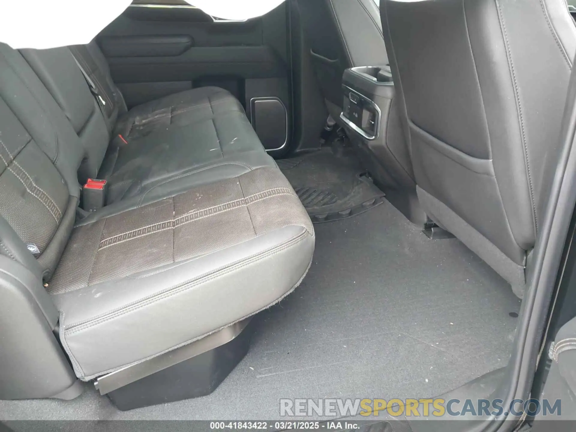 8 fotografías del automóvil dañado 2GCUDJED6R1164412 CHEVROLET SILVERADO 1500 2024