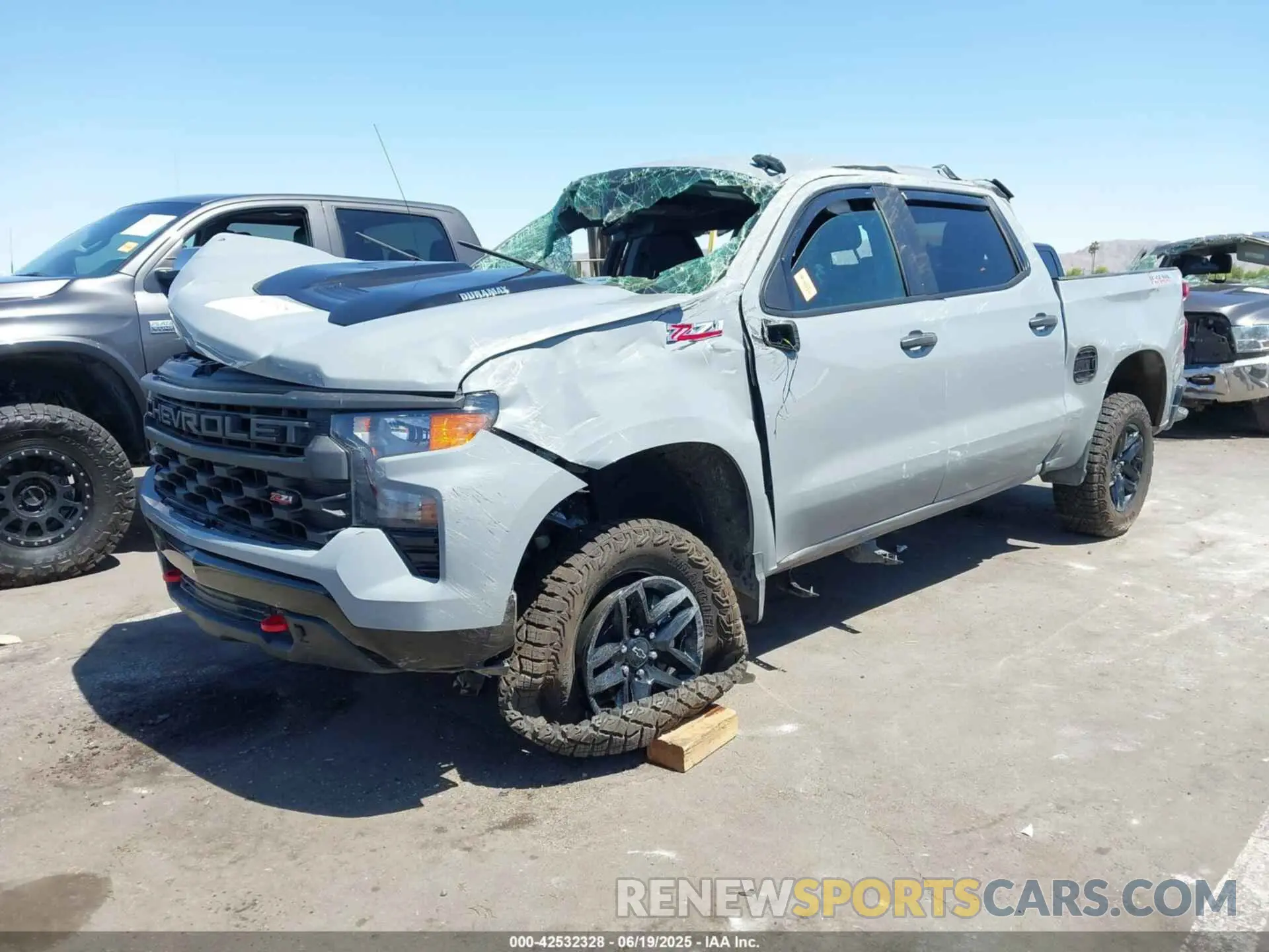 2 fotografías del automóvil dañado 3GCUDCE84RG444948 CHEVROLET SILVERADO 1500 2024