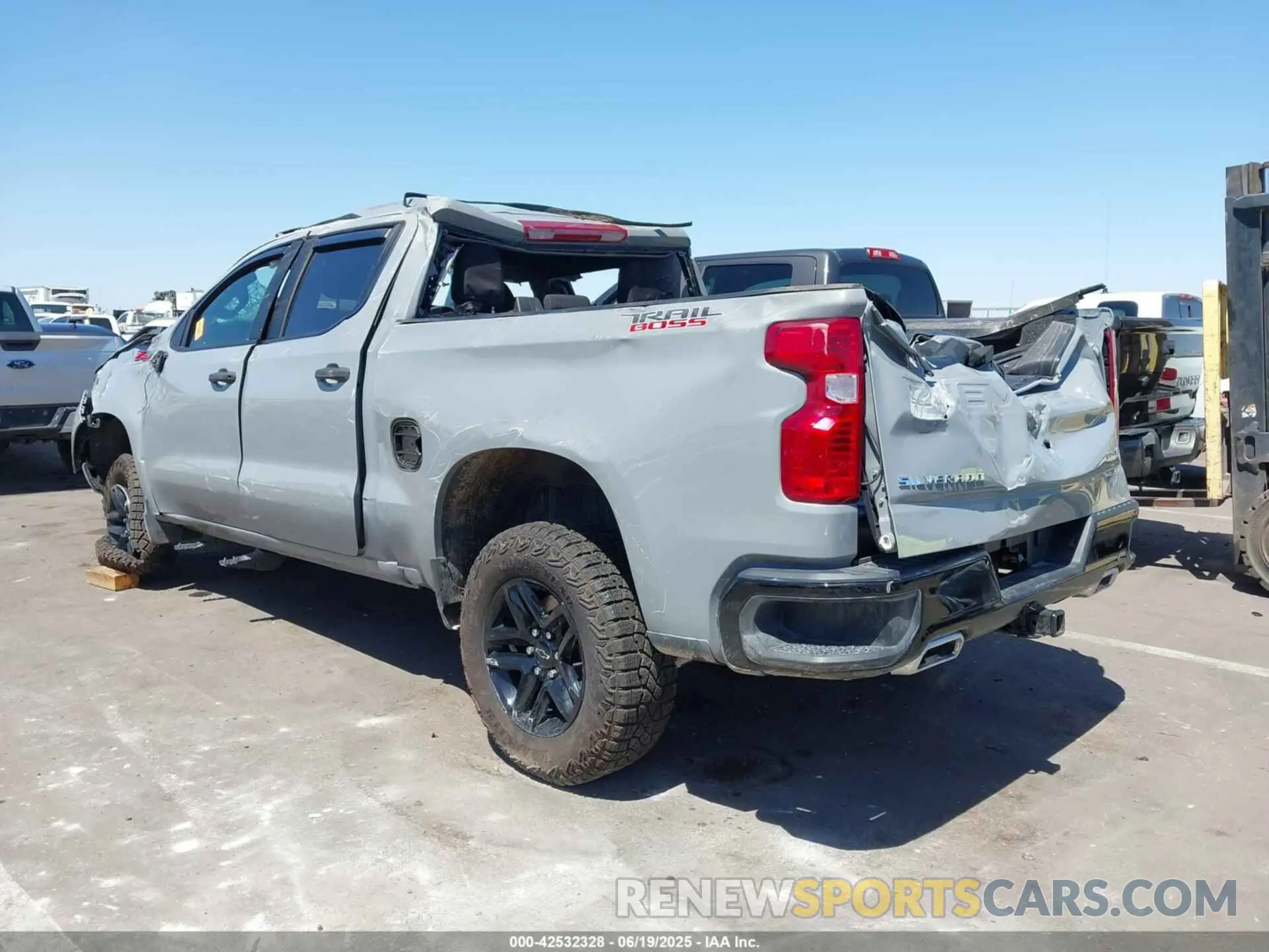 3 fotografías del automóvil dañado 3GCUDCE84RG444948 CHEVROLET SILVERADO 1500 2024