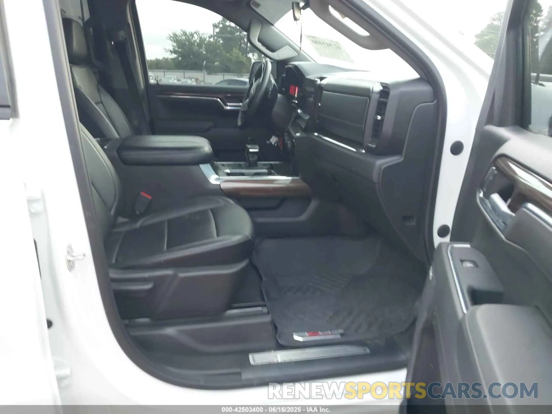 5 fotografías del automóvil dañado 3GCUDFED0RG111287 CHEVROLET SILVERADO 1500 2024