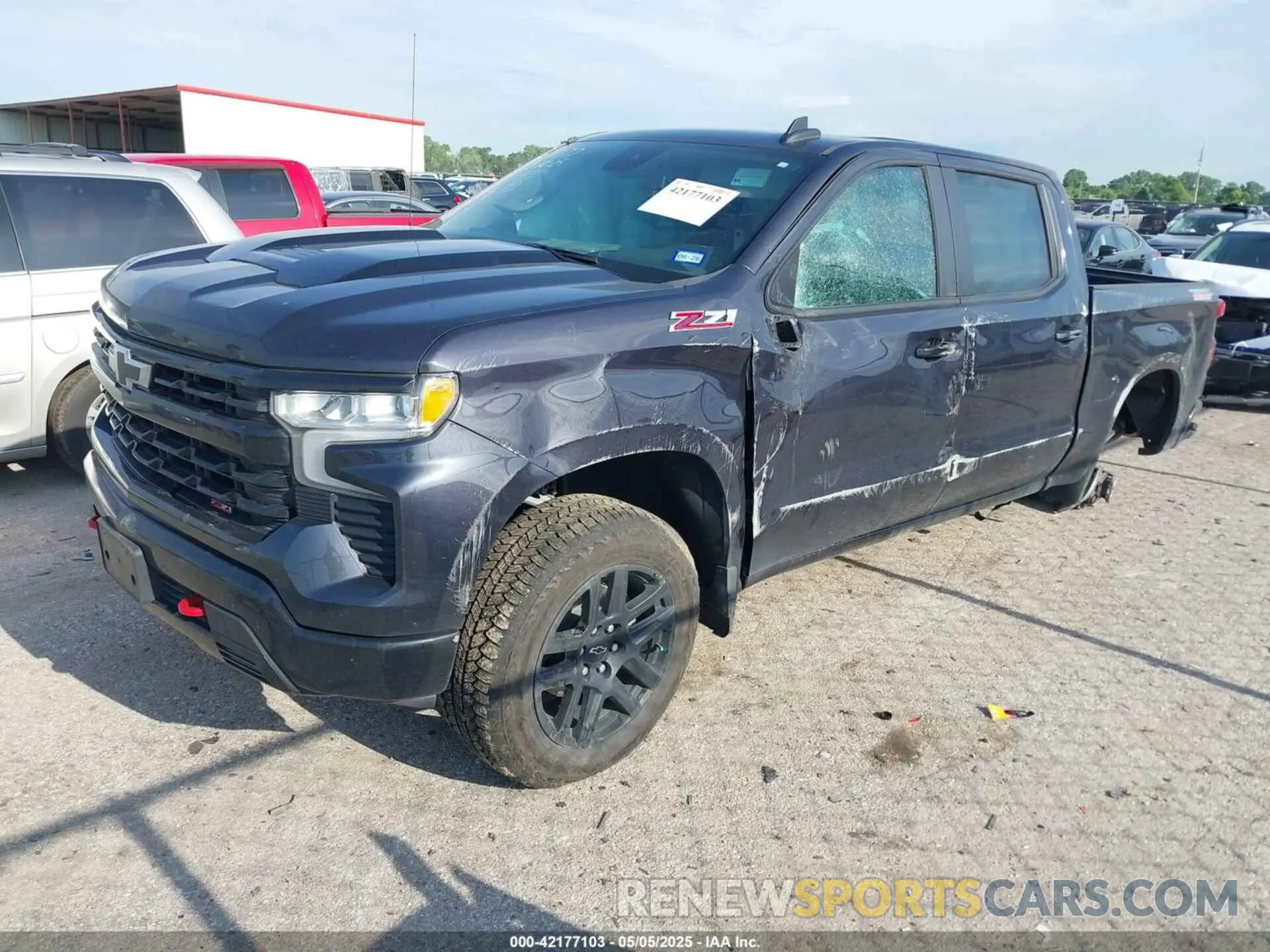 2 fotografías del automóvil dañado 3GCUDFED2RG360240 CHEVROLET SILVERADO 1500 2024