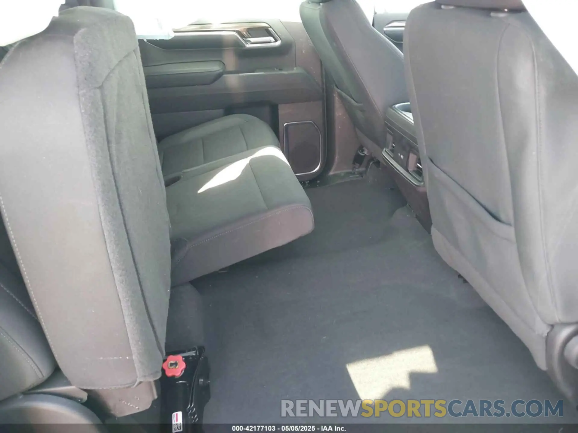 8 fotografías del automóvil dañado 3GCUDFED2RG360240 CHEVROLET SILVERADO 1500 2024
