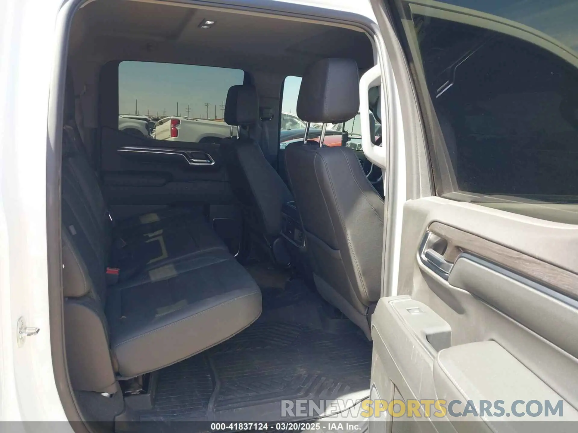 8 fotografías del automóvil dañado 3GCUDGE83RG384944 CHEVROLET SILVERADO 1500 2024