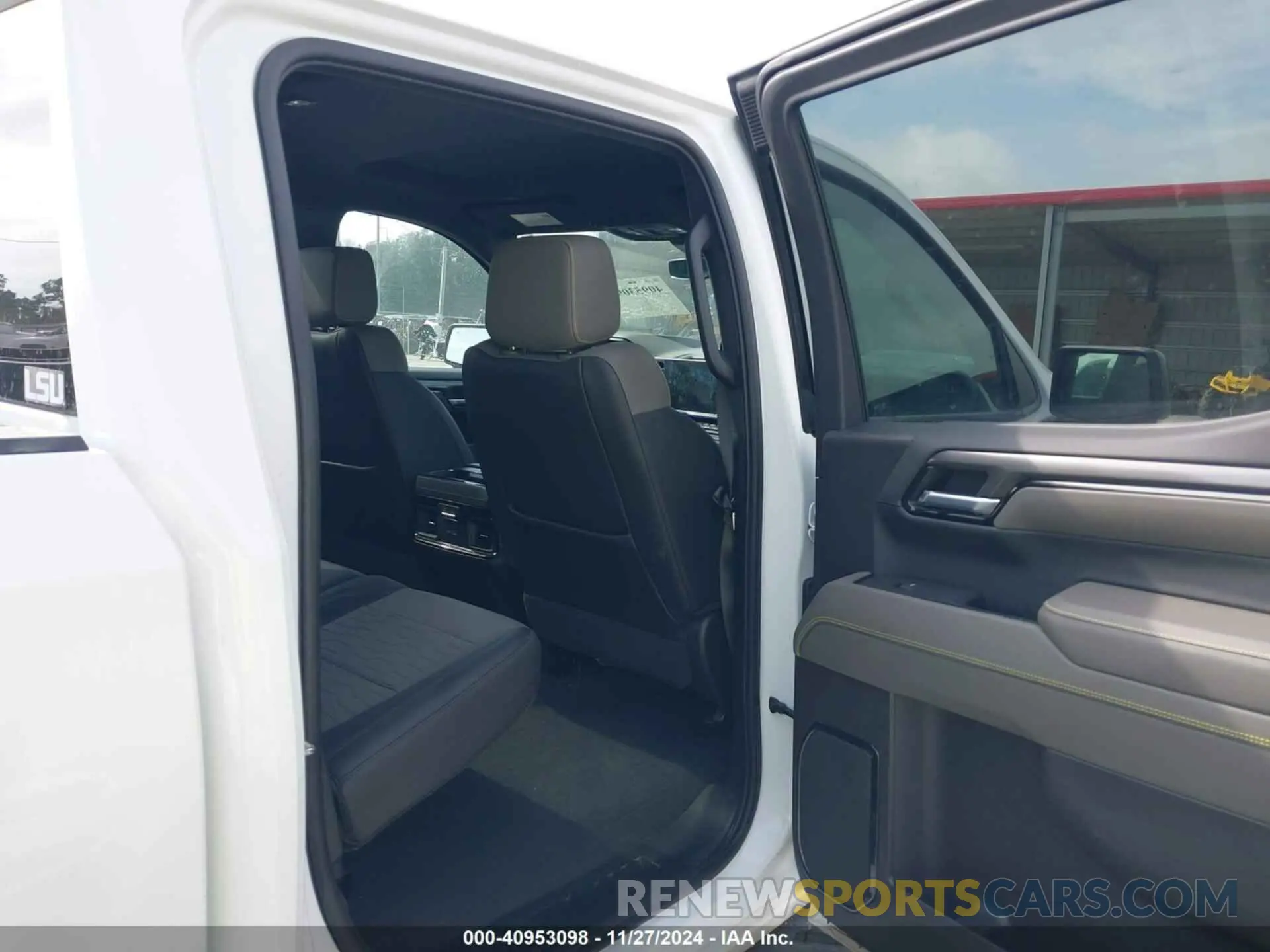 8 fotografías del automóvil dañado 3GCUDHEL3RG140446 CHEVROLET SILVERADO 1500 2024