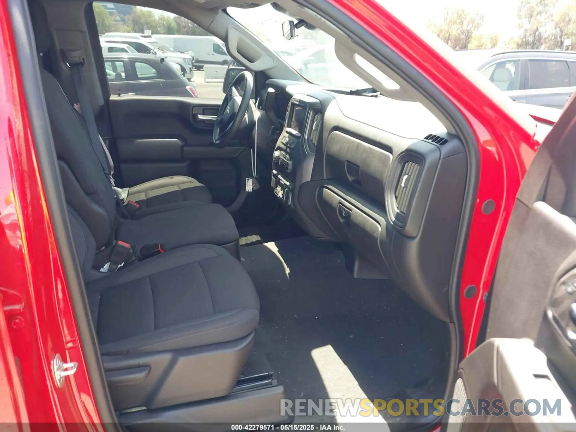 5 fotografías del automóvil dañado 1GCPABEK2SZ132029 CHEVROLET SILVERADO 1500 2025