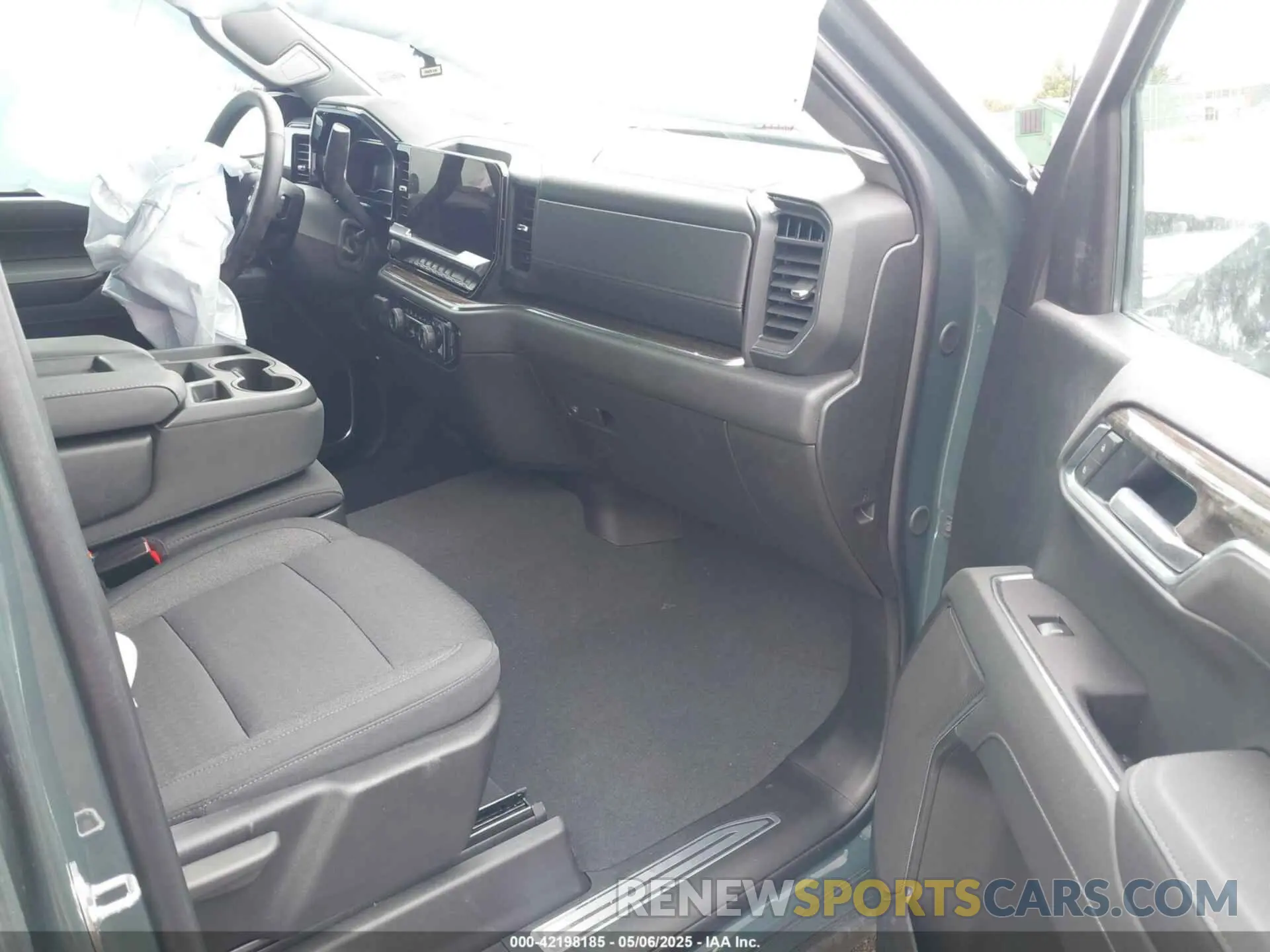 5 fotografías del automóvil dañado 1GCPKKEK7SZ161863 CHEVROLET SILVERADO 1500 2025