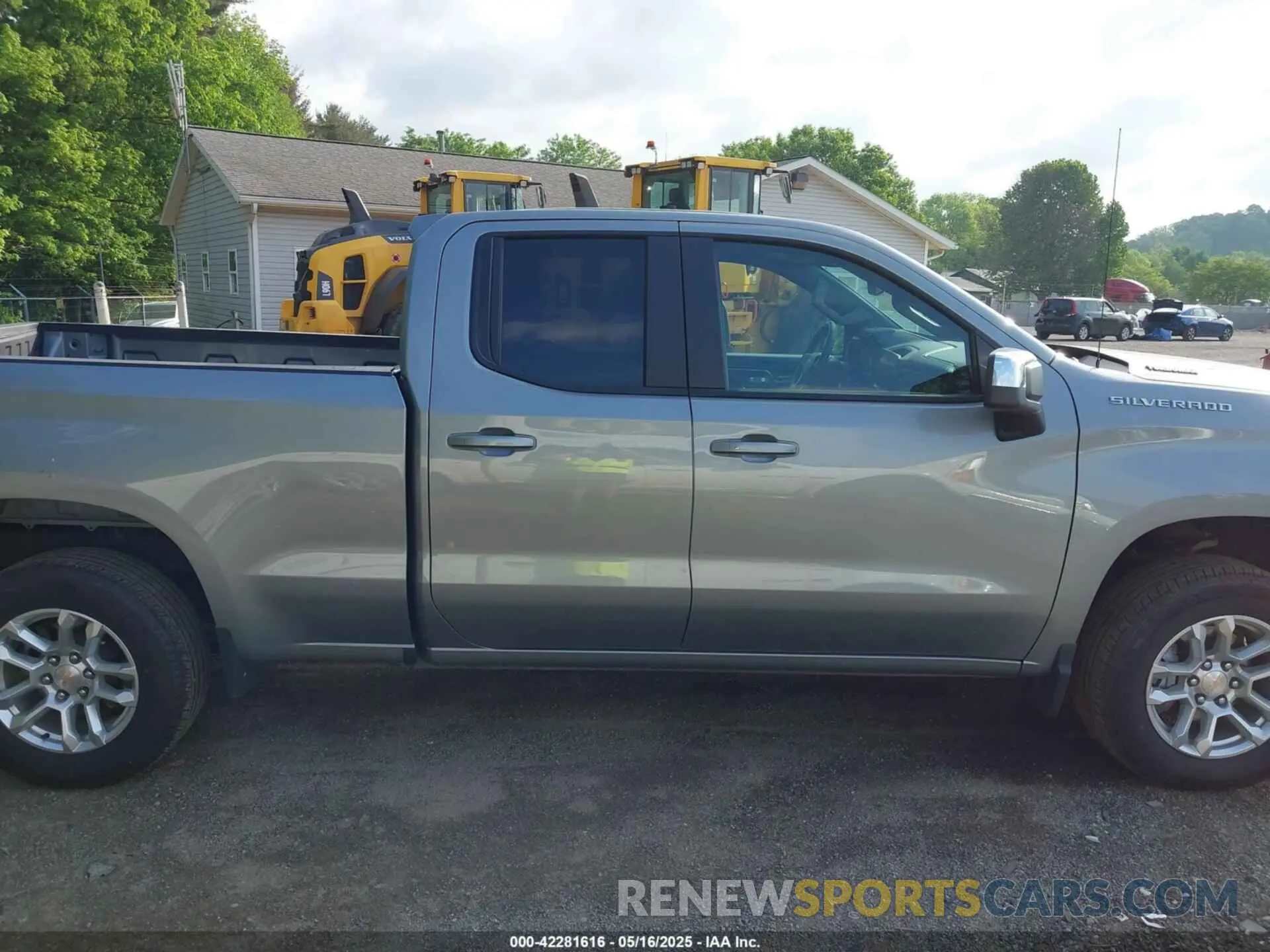 13 fotografías del automóvil dañado 1GCRKKEK0SZ131113 CHEVROLET SILVERADO 1500 2025