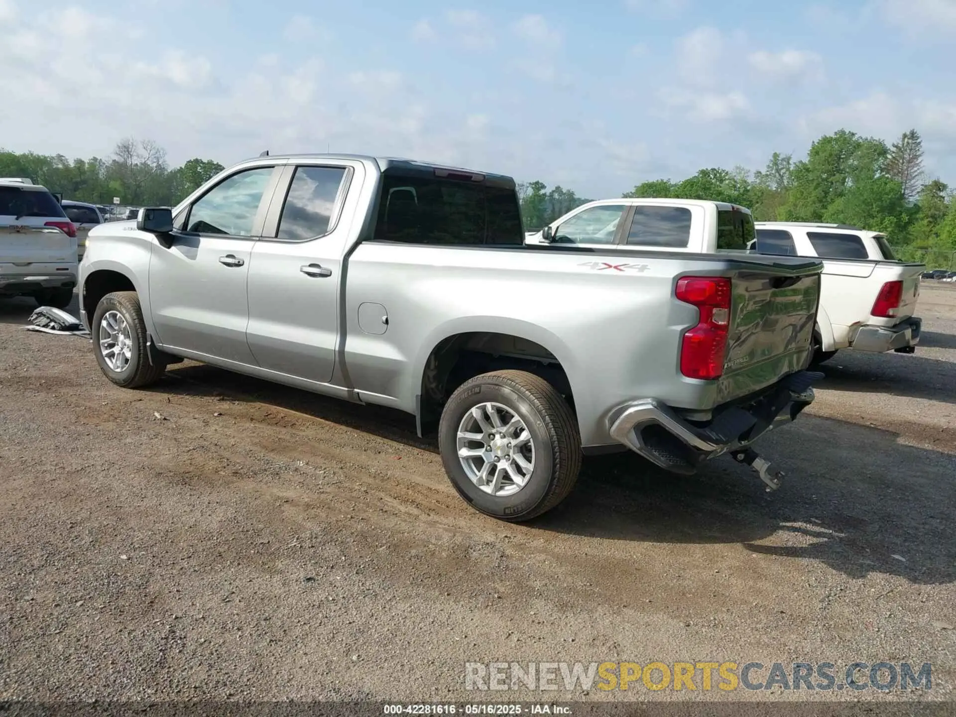 3 fotografías del automóvil dañado 1GCRKKEK0SZ131113 CHEVROLET SILVERADO 1500 2025