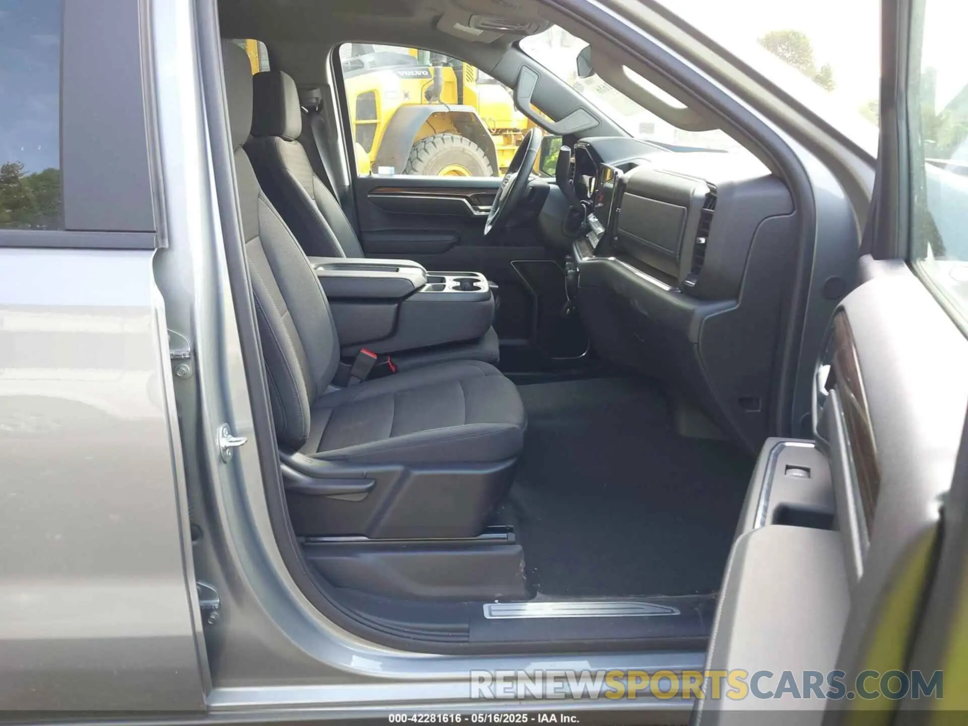 5 fotografías del automóvil dañado 1GCRKKEK0SZ131113 CHEVROLET SILVERADO 1500 2025