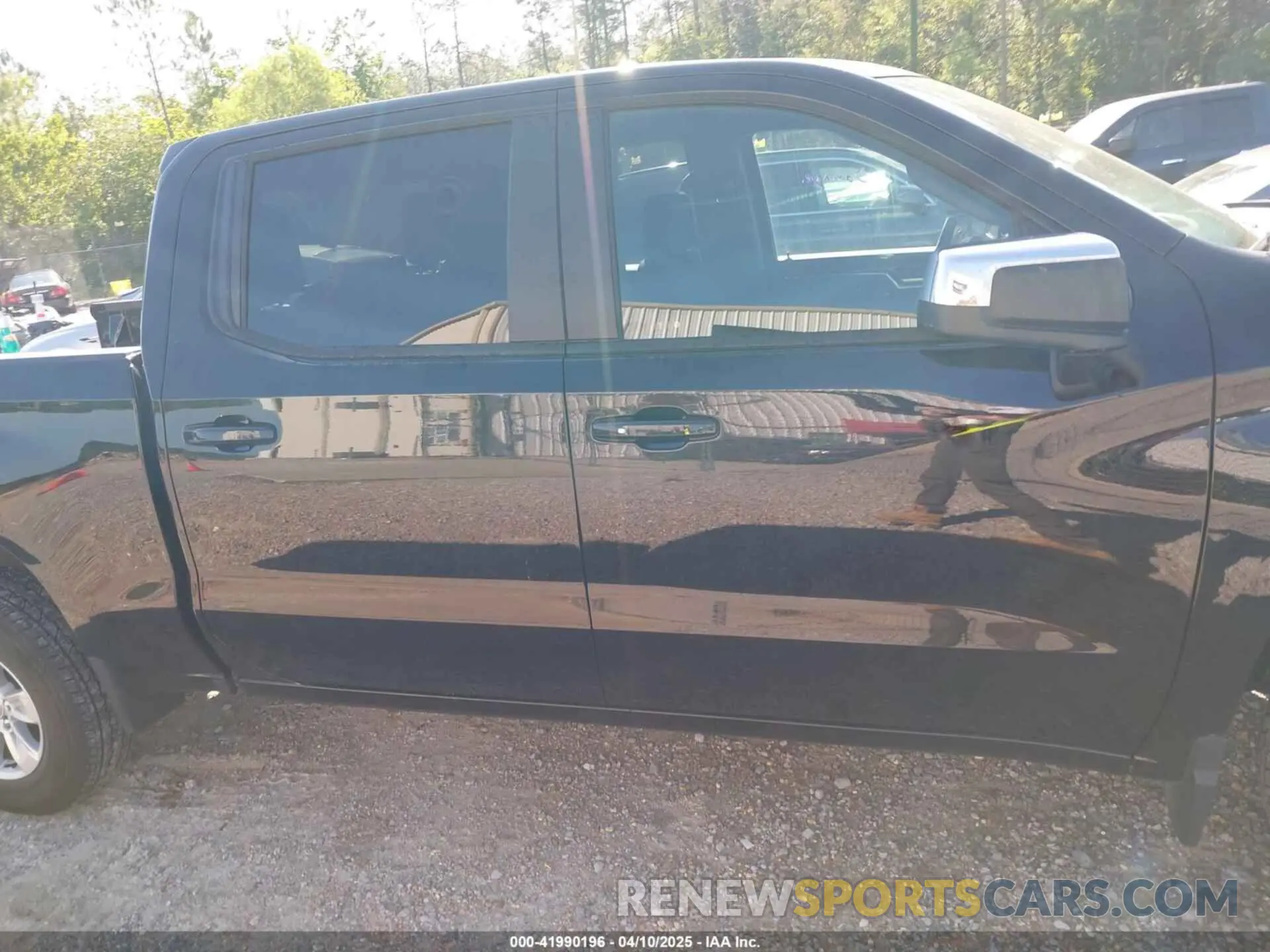 14 fotografías del automóvil dañado 1GCUKDED3SZ122848 CHEVROLET SILVERADO 1500 2025