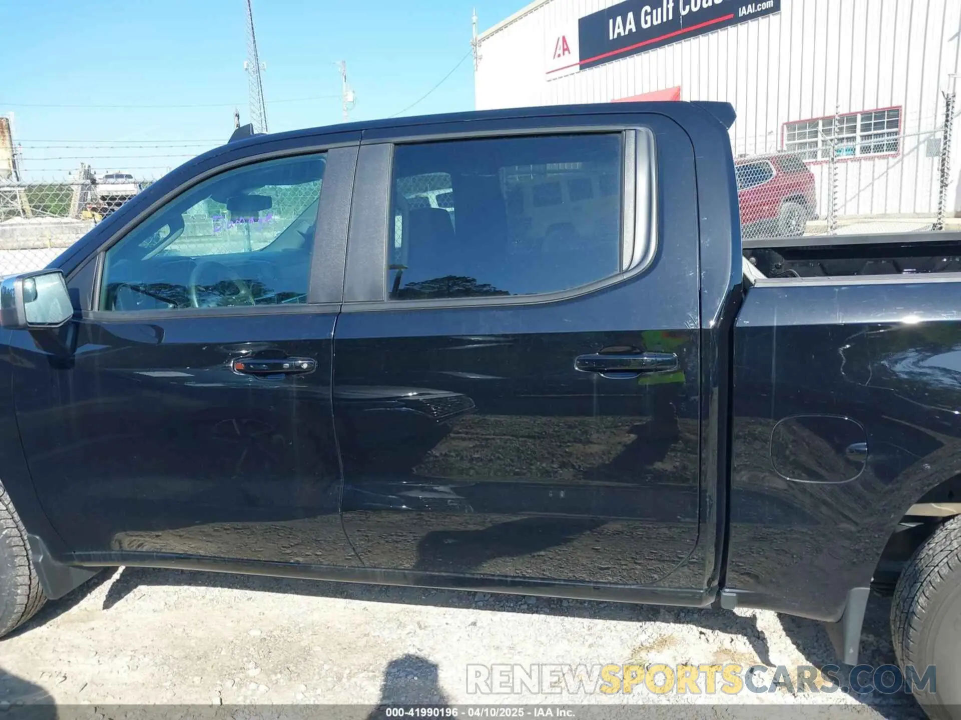 15 fotografías del automóvil dañado 1GCUKDED3SZ122848 CHEVROLET SILVERADO 1500 2025
