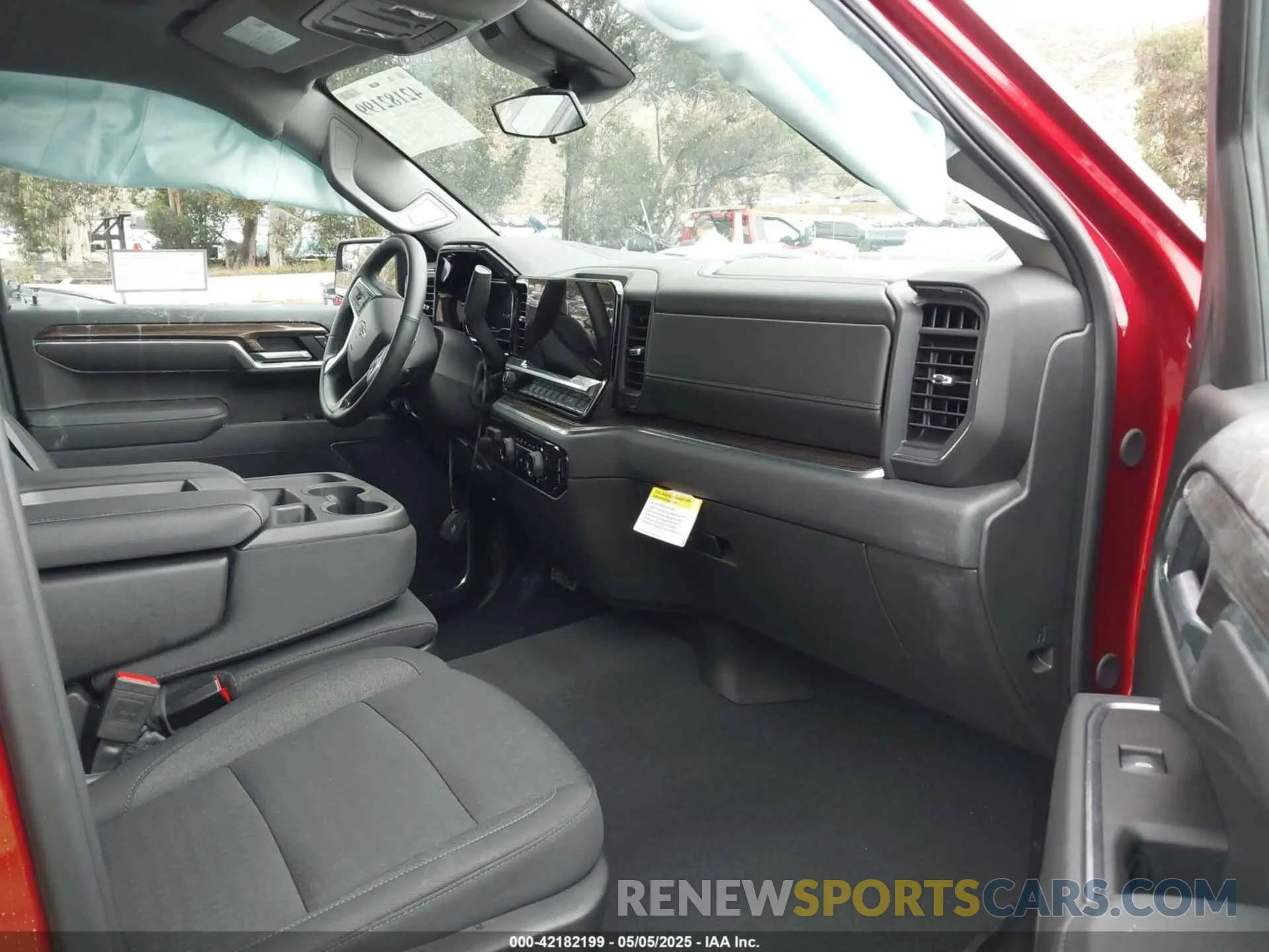 8 fotografías del automóvil dañado 3GCPADEKXSG184150 CHEVROLET SILVERADO 1500 2025