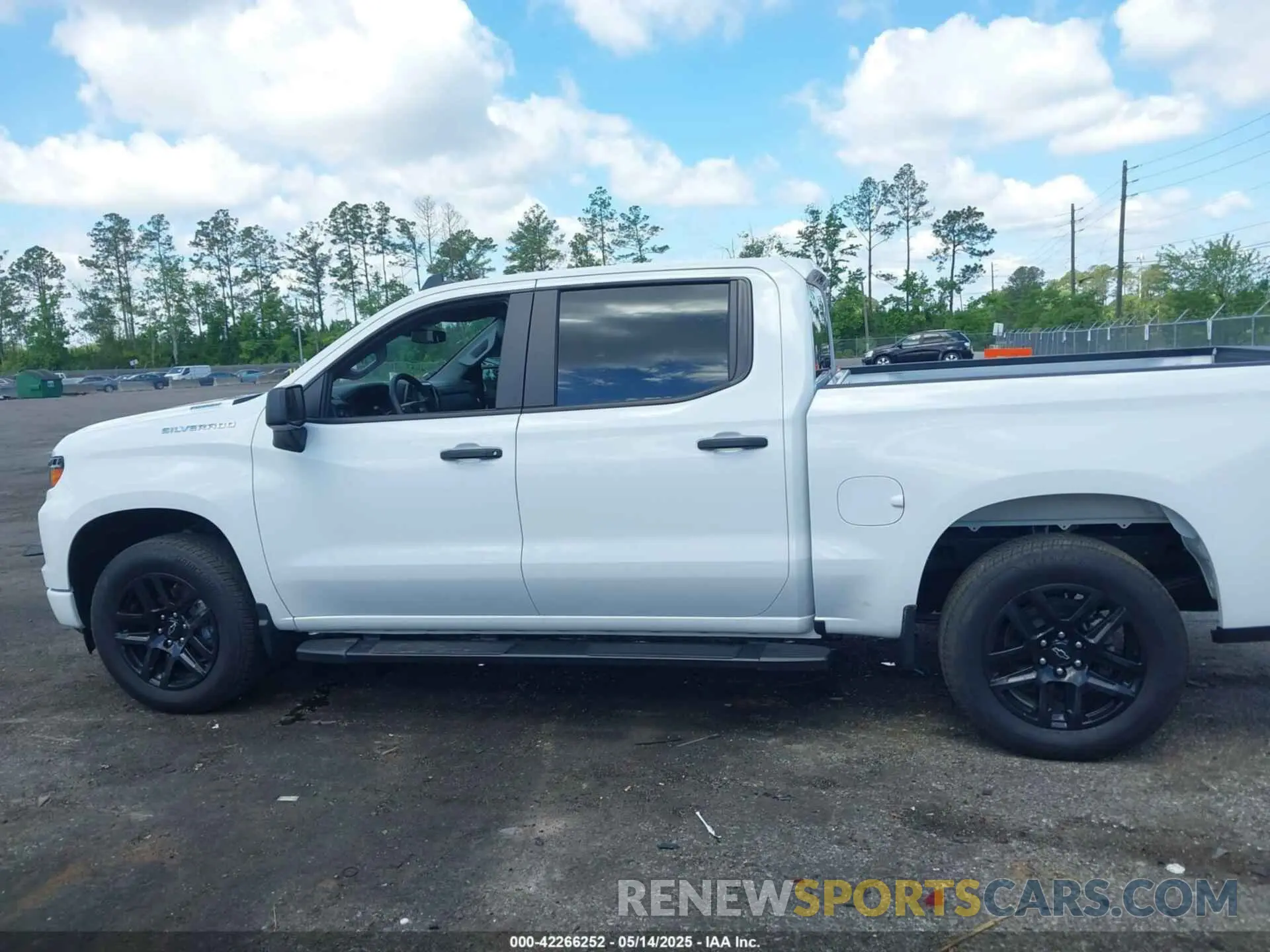 14 fotografías del automóvil dañado 3GCPKBEK7SG141712 CHEVROLET SILVERADO 1500 2025